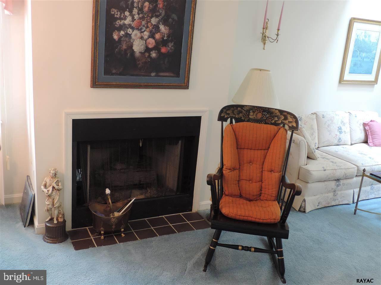 STONEGATE VILLAGE - Residential