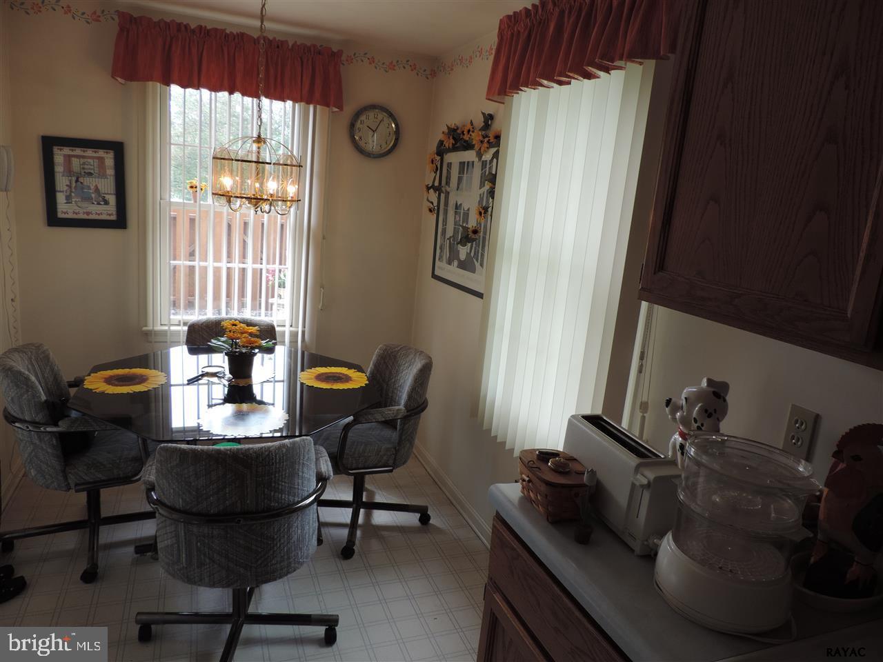 STONEGATE VILLAGE - Residential