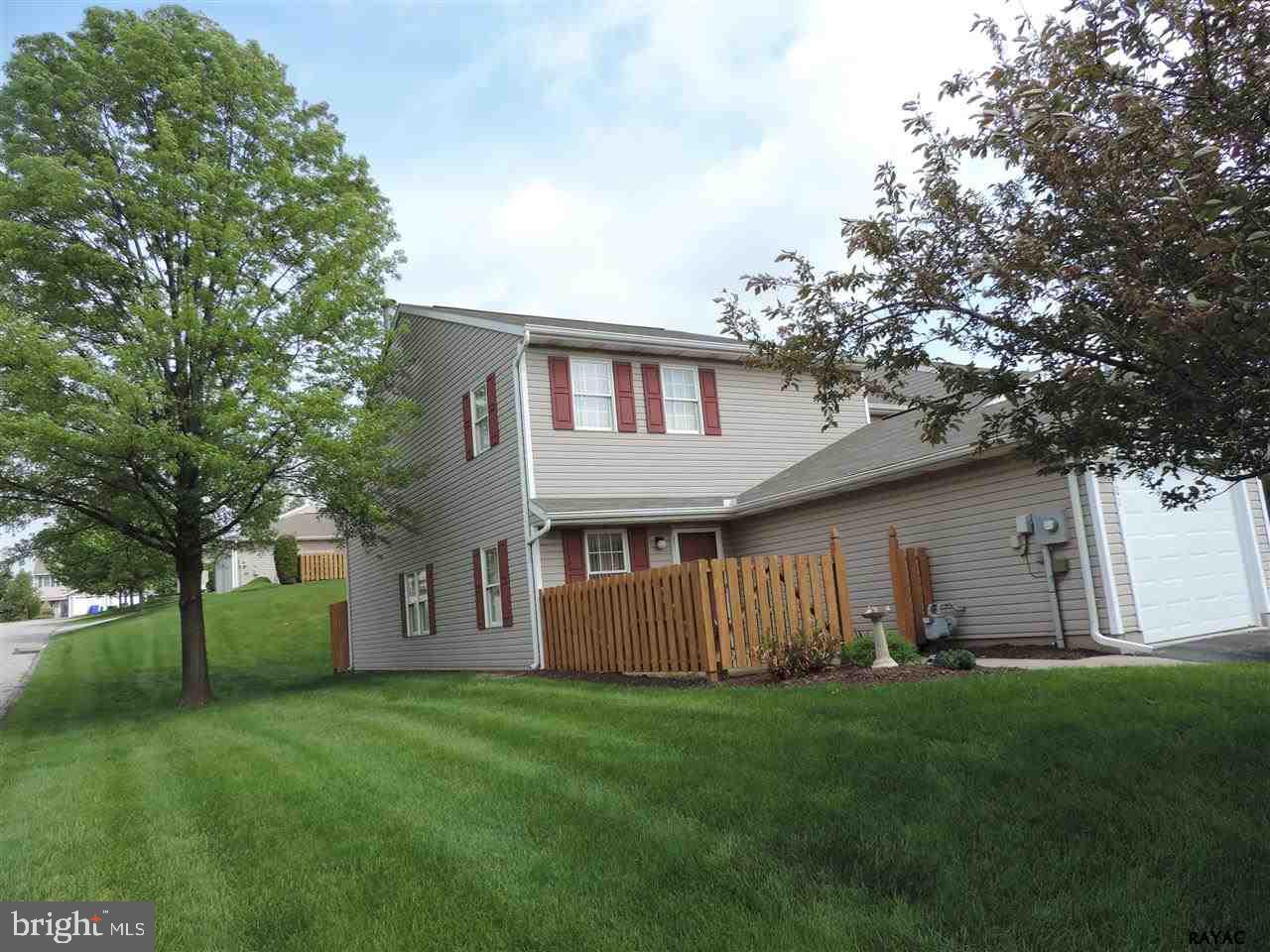 STONEGATE VILLAGE - Residential