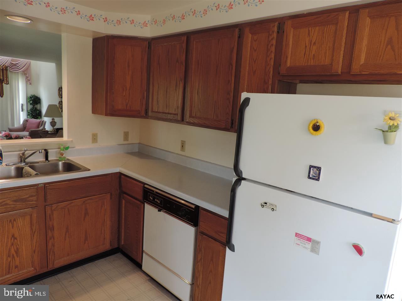 STONEGATE VILLAGE - Residential