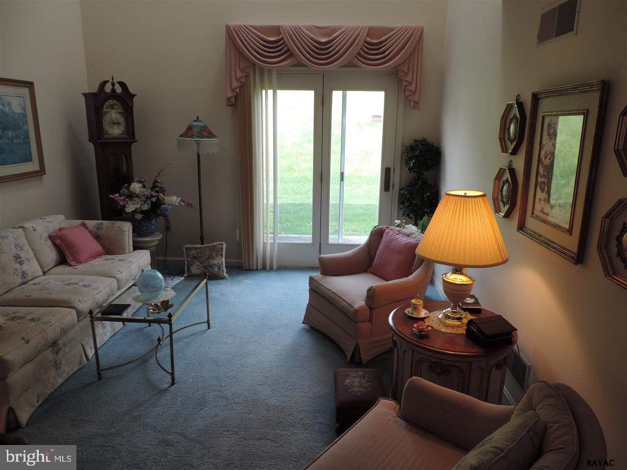 STONEGATE VILLAGE - Residential