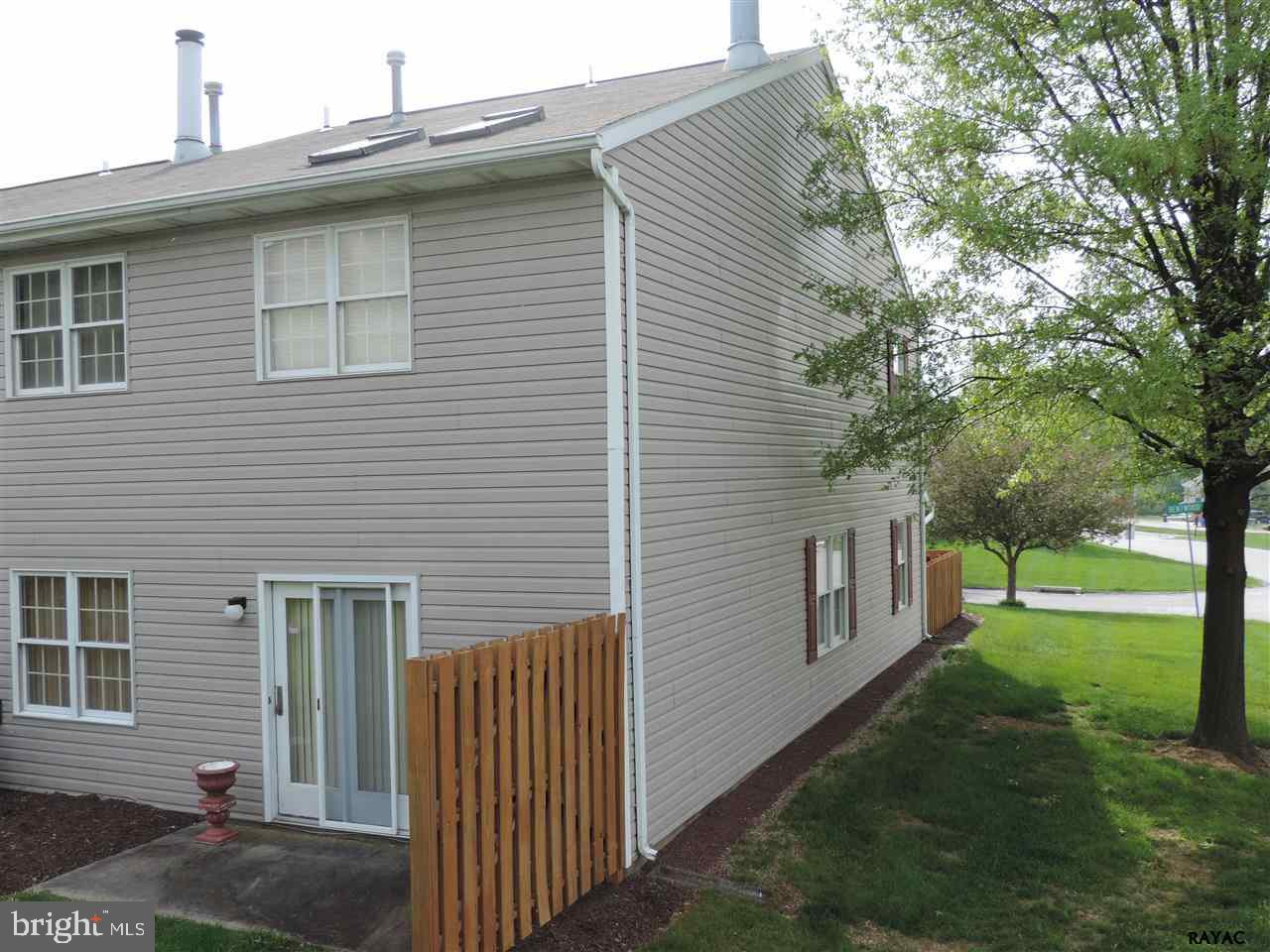 STONEGATE VILLAGE - Residential