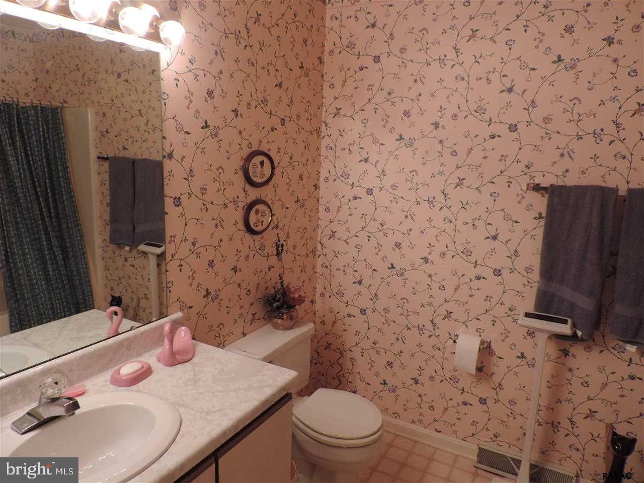 STONEGATE VILLAGE - Residential