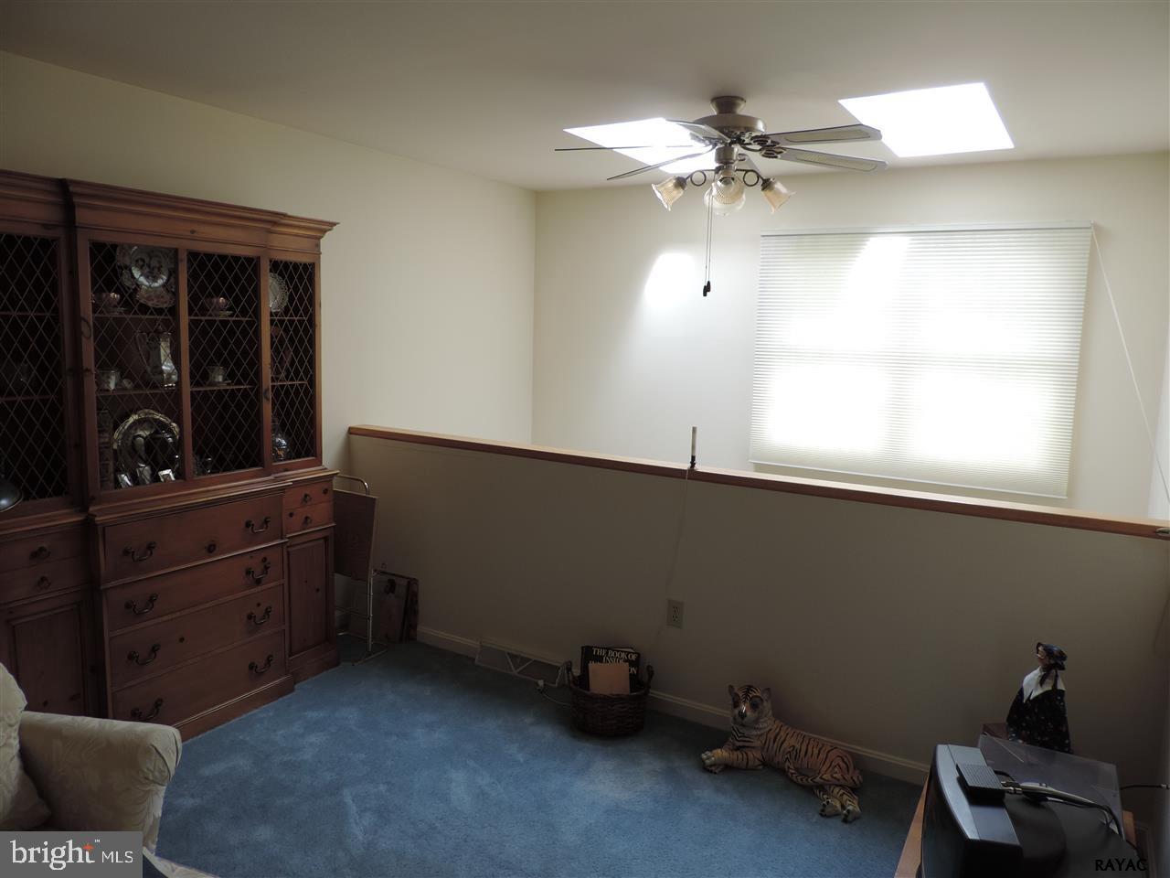 STONEGATE VILLAGE - Residential