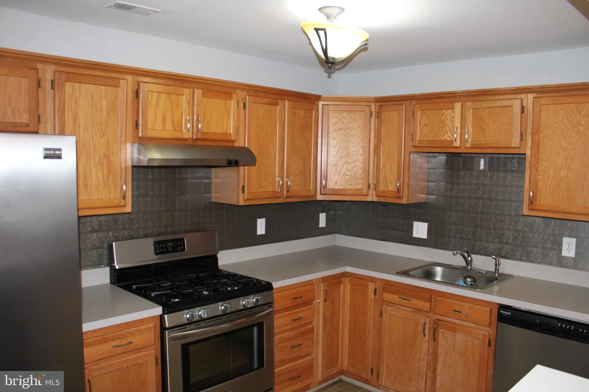 Sicklerville, New Jersey 08081, United States, 2 Bedrooms Bedrooms, ,3 BathroomsBathrooms,Residential,Coming Soon,178123