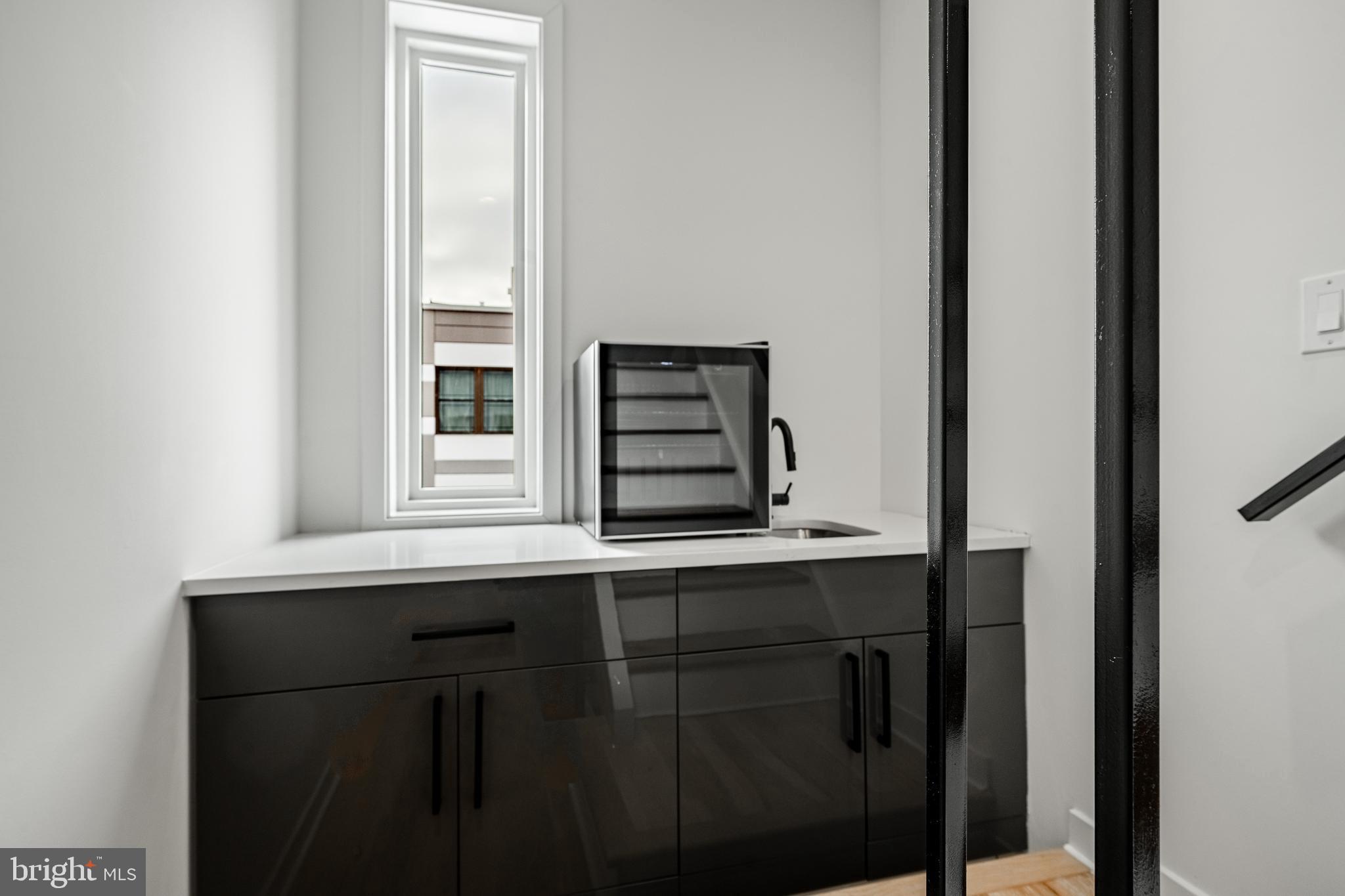 POINT BREEZE - Residential