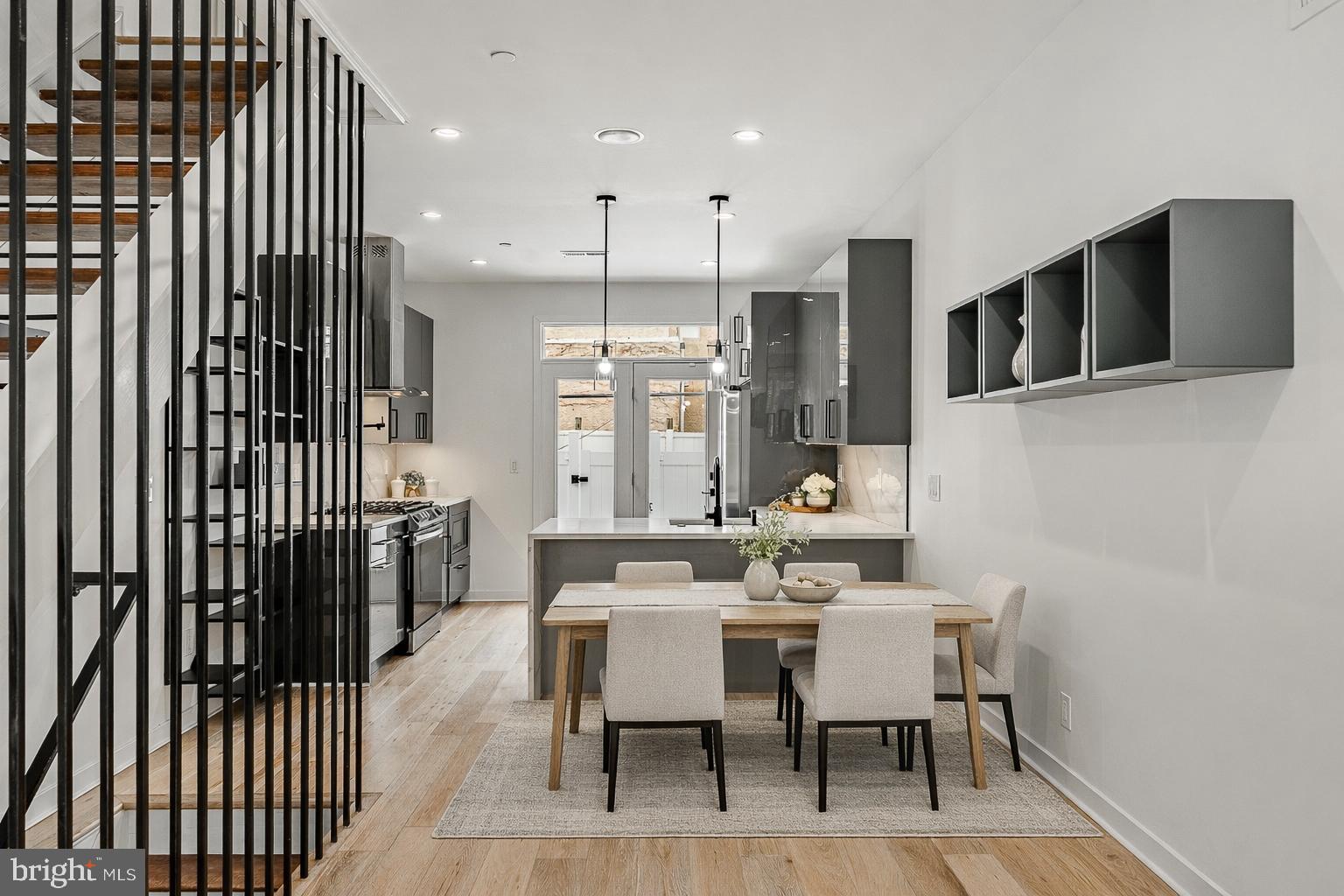 POINT BREEZE - Residential