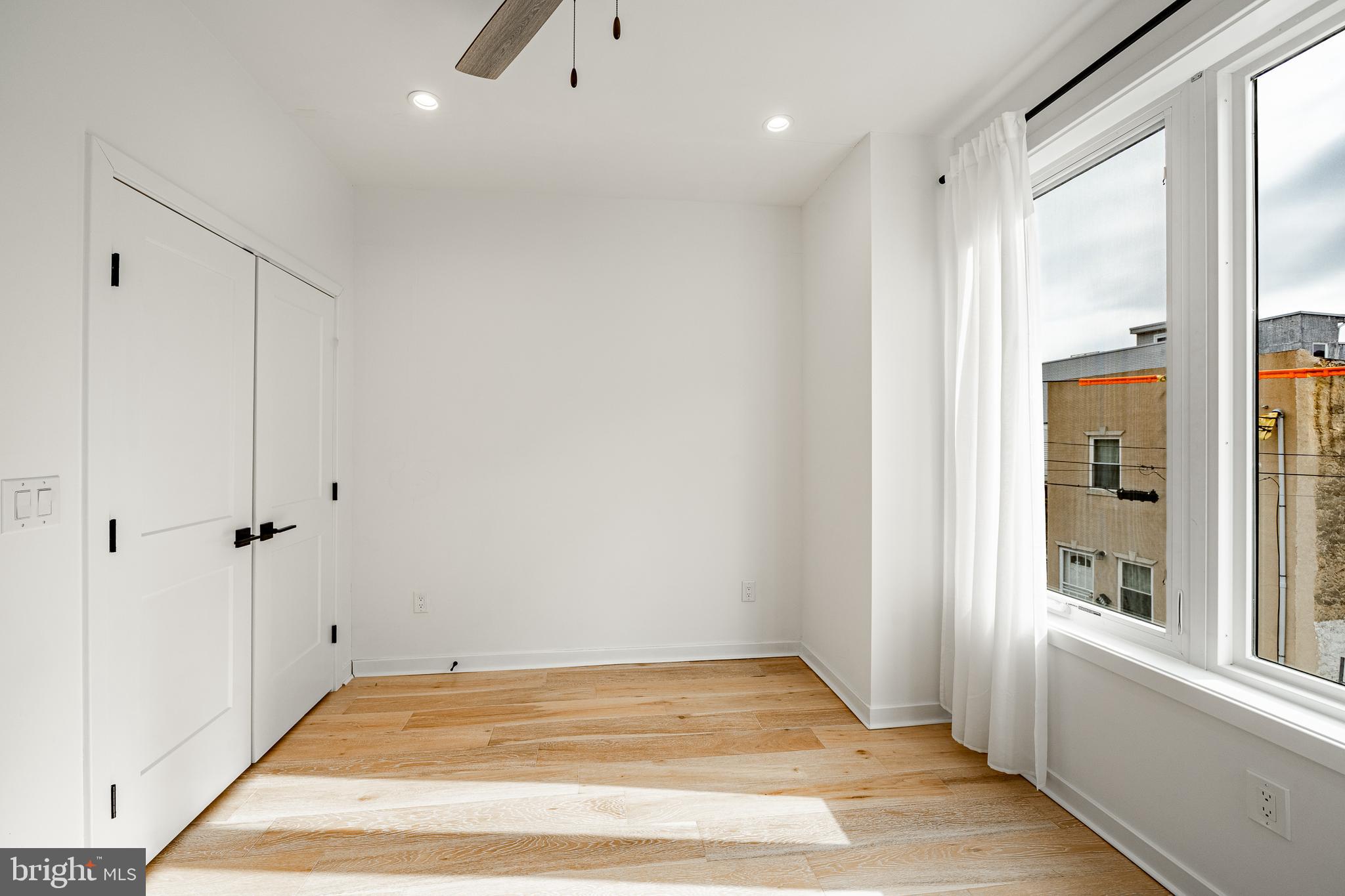 POINT BREEZE - Residential