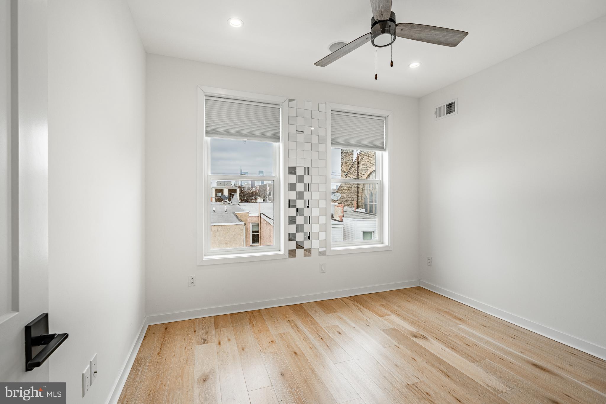 POINT BREEZE - Residential