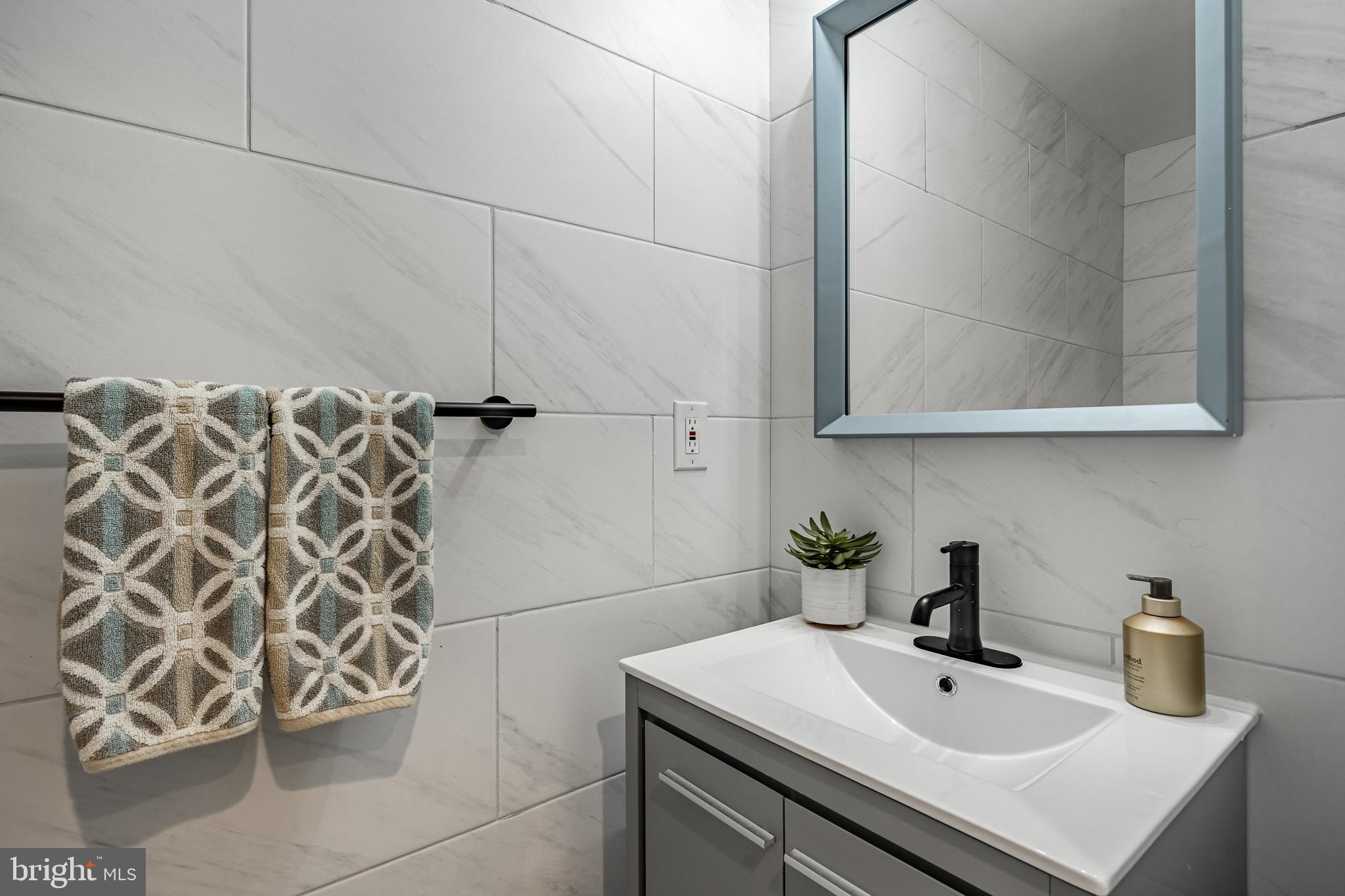 POINT BREEZE - Residential