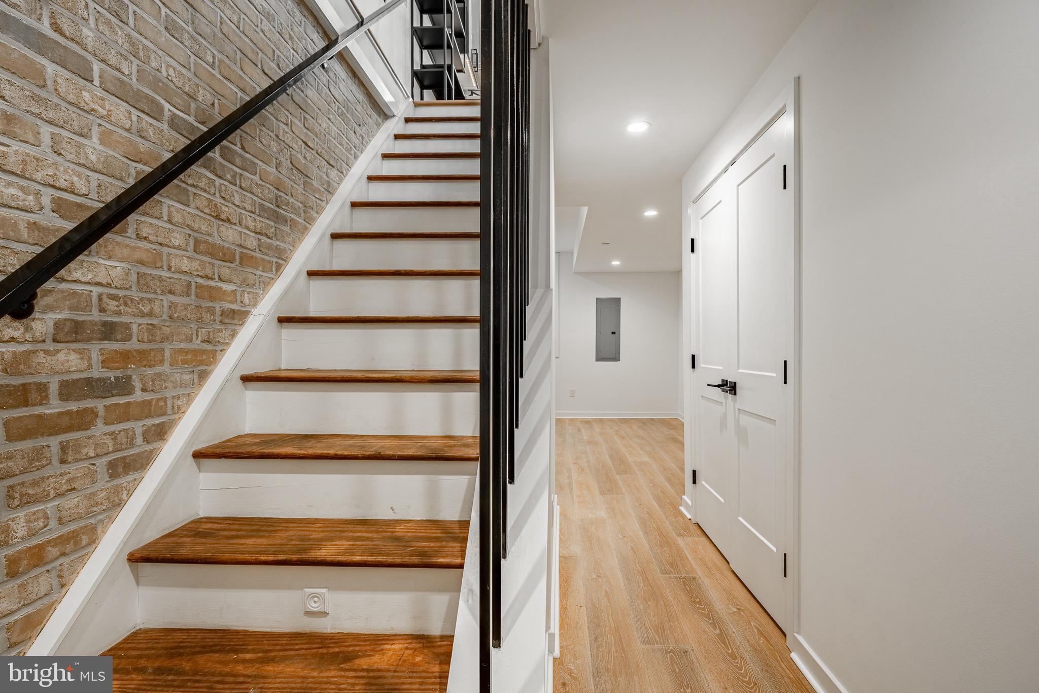 POINT BREEZE - Residential