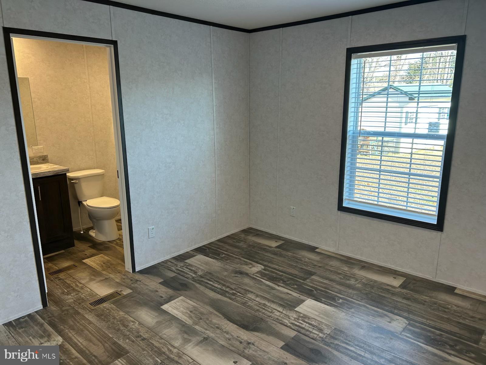 MIDLAND PARK - Residential