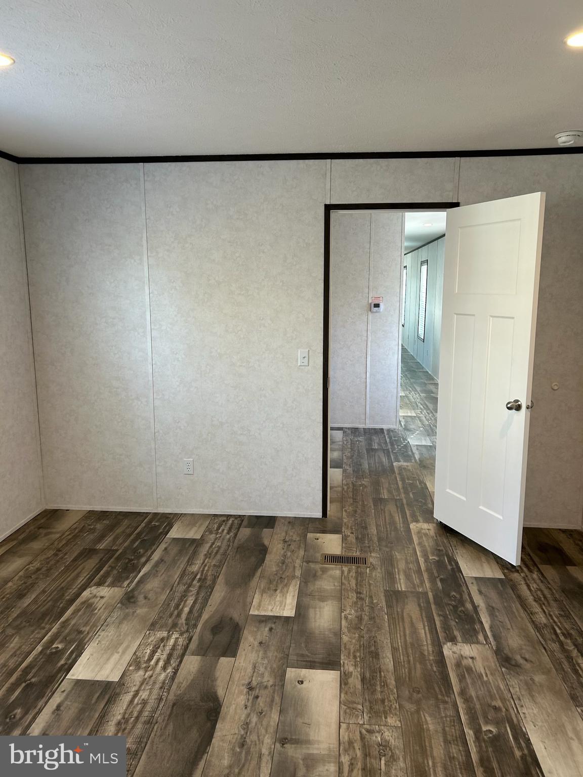 MIDLAND PARK - Residential