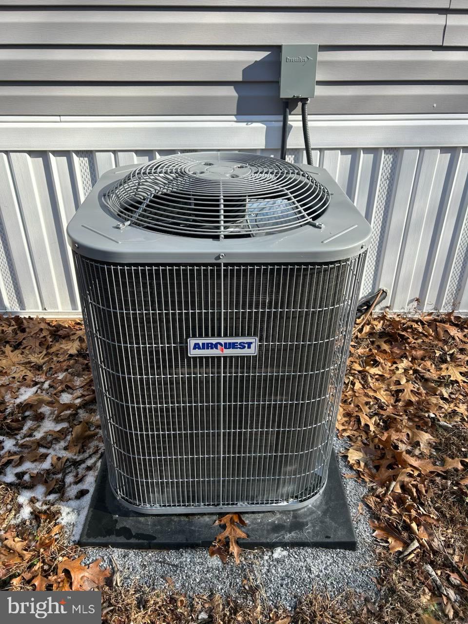 MIDLAND PARK - Residential