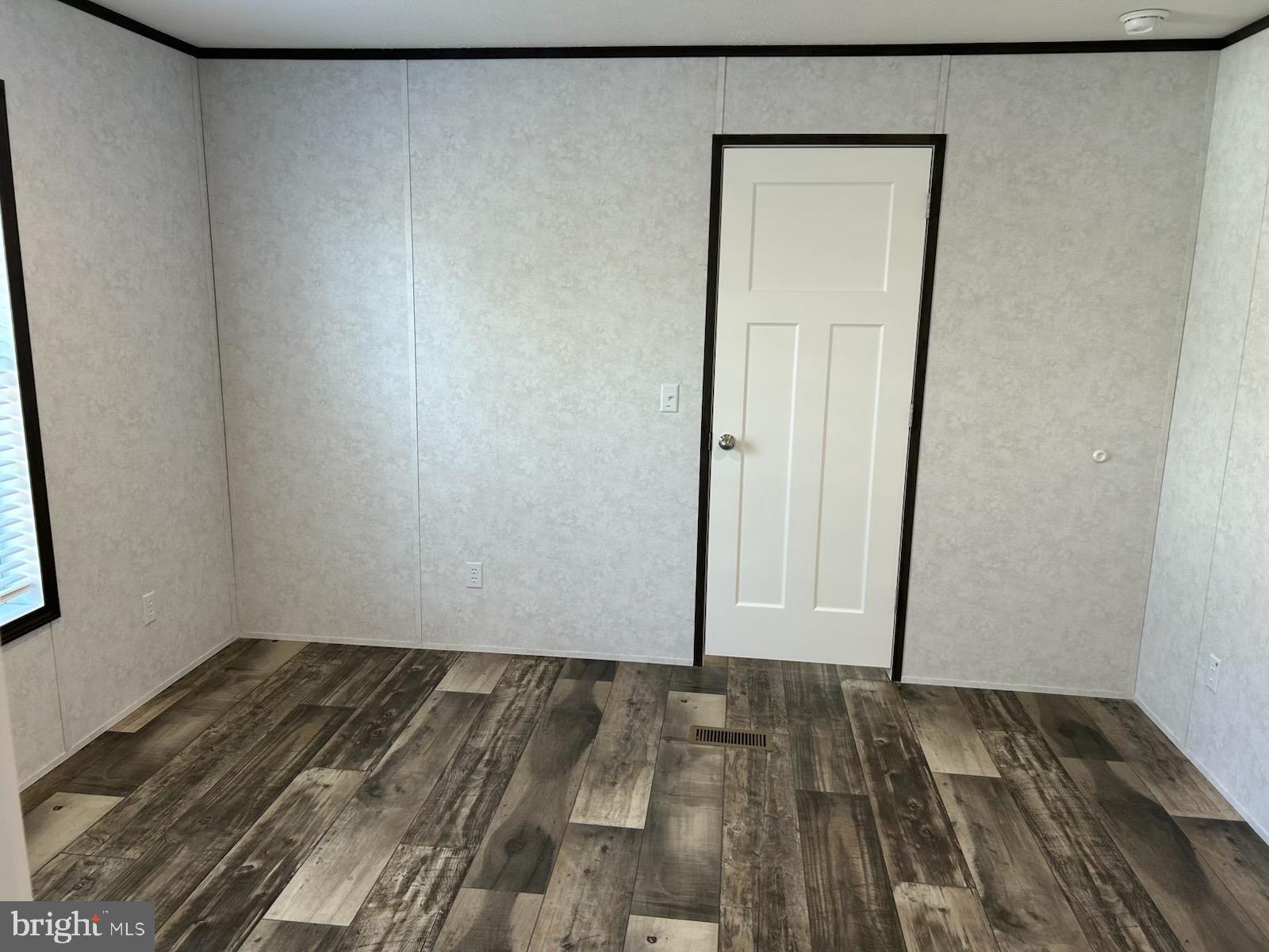 MIDLAND PARK - Residential