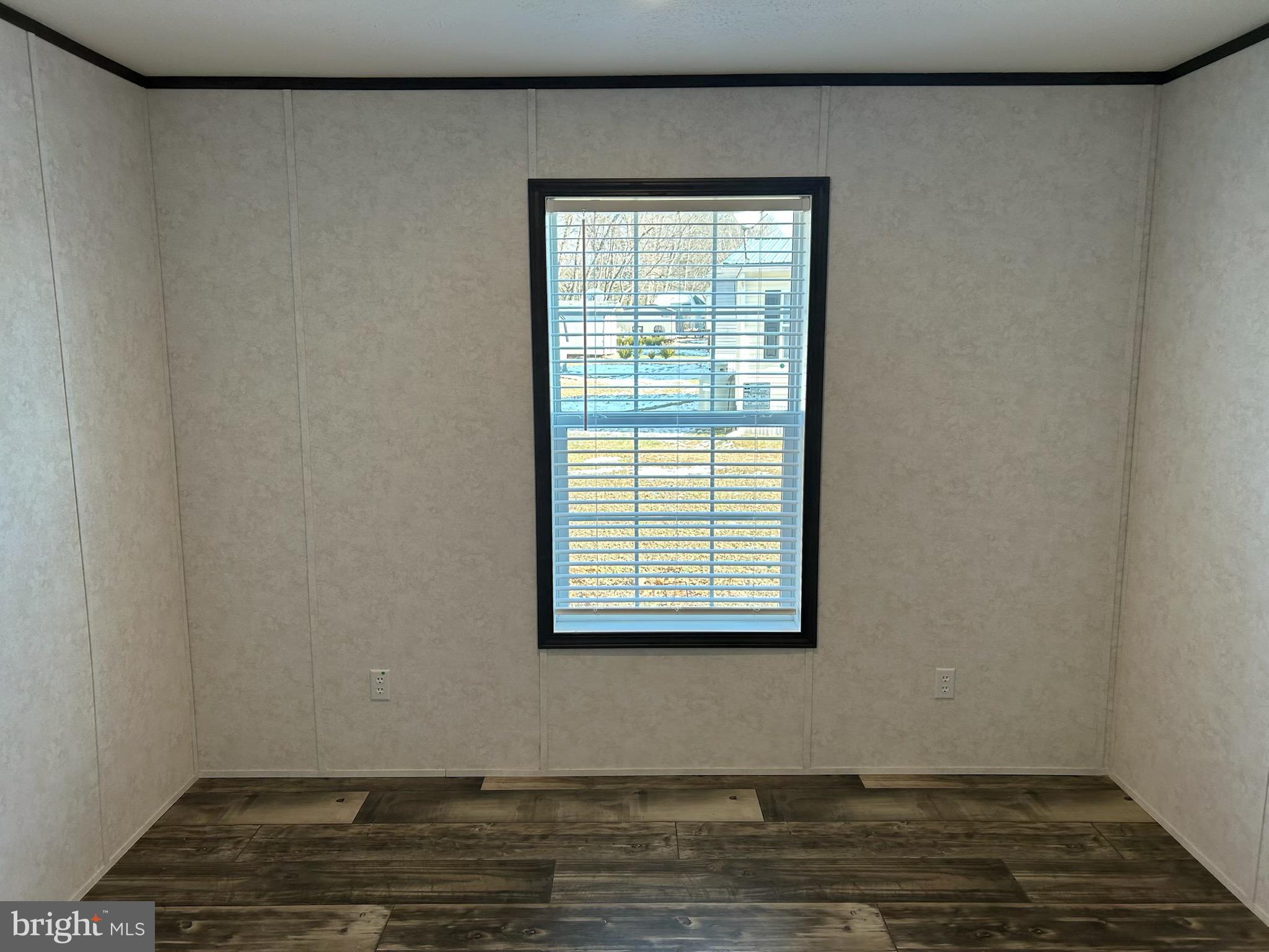 MIDLAND PARK - Residential