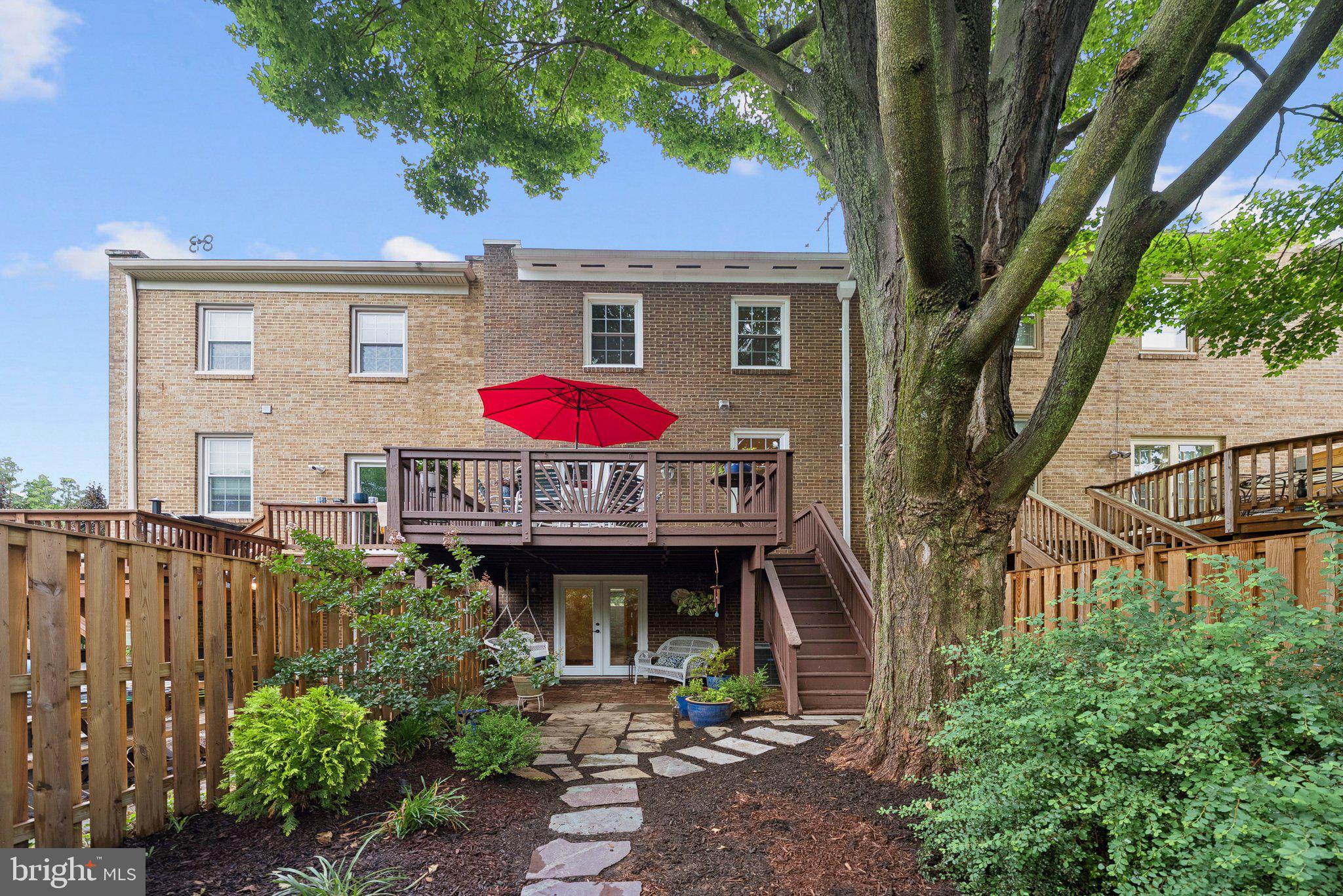 EXETER SQUARE - Residential