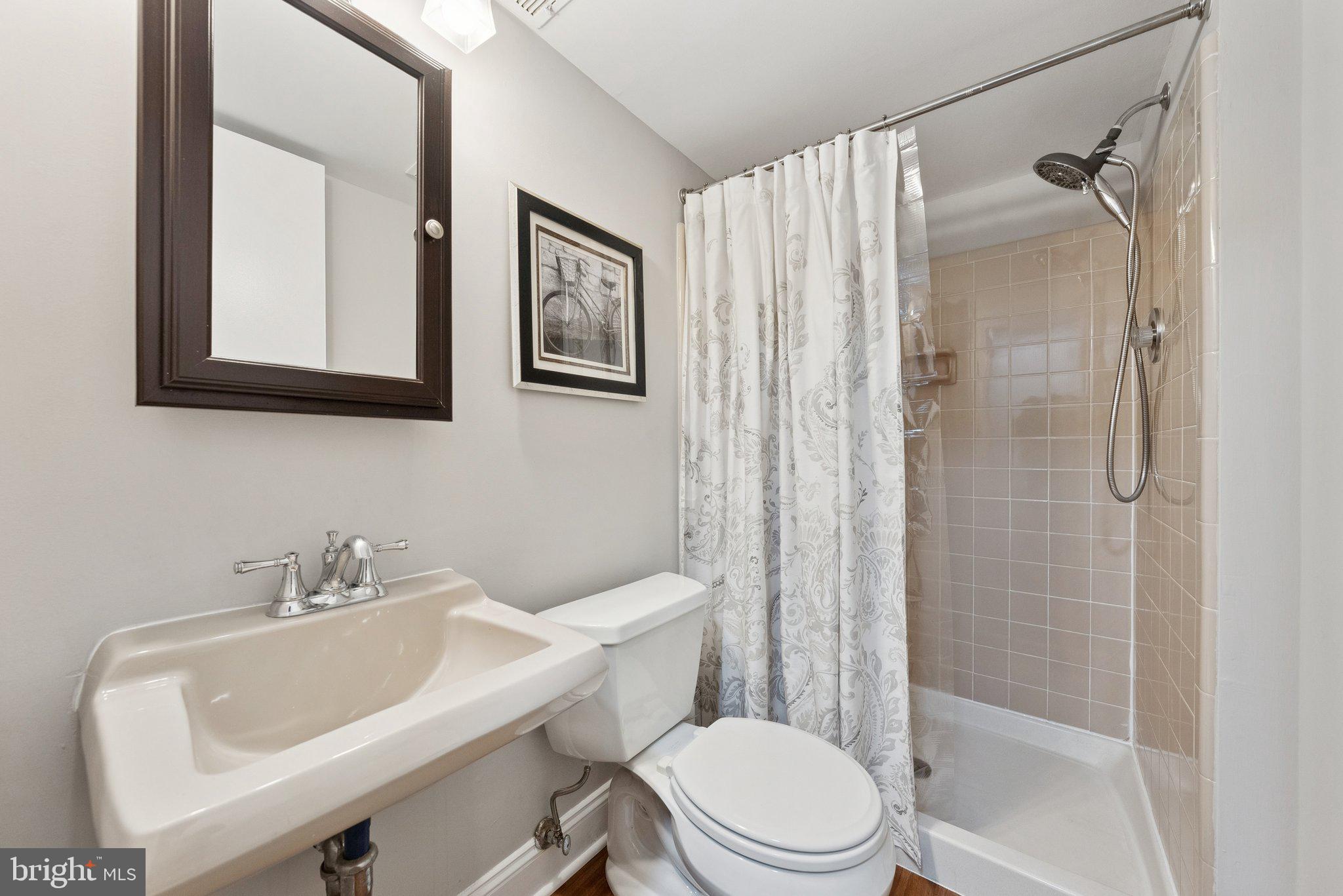 EXETER SQUARE - Residential