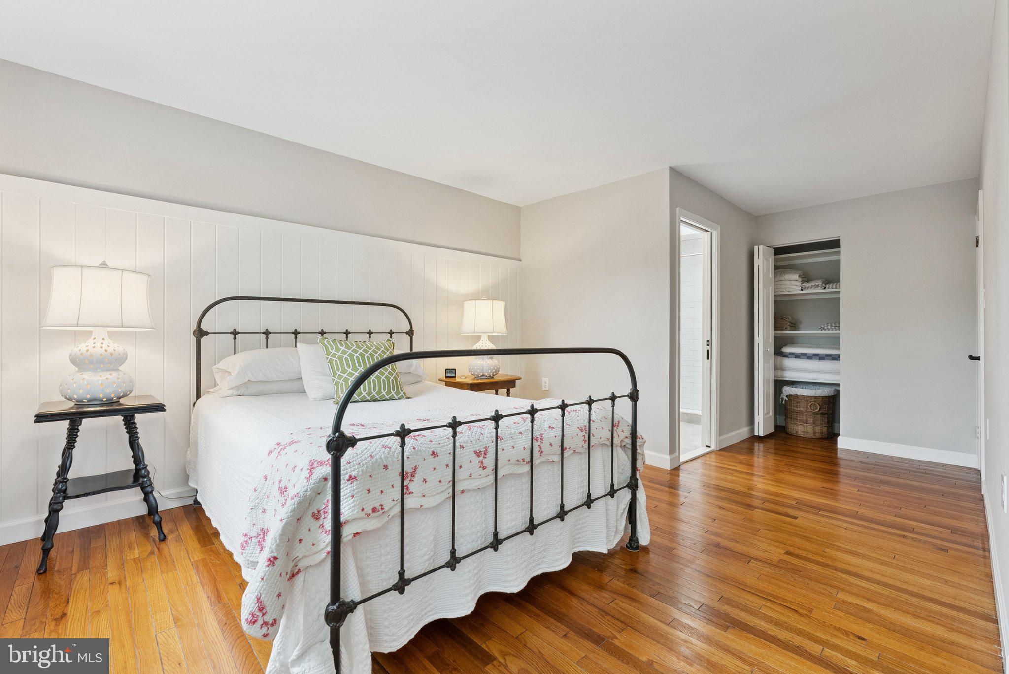 EXETER SQUARE - Residential