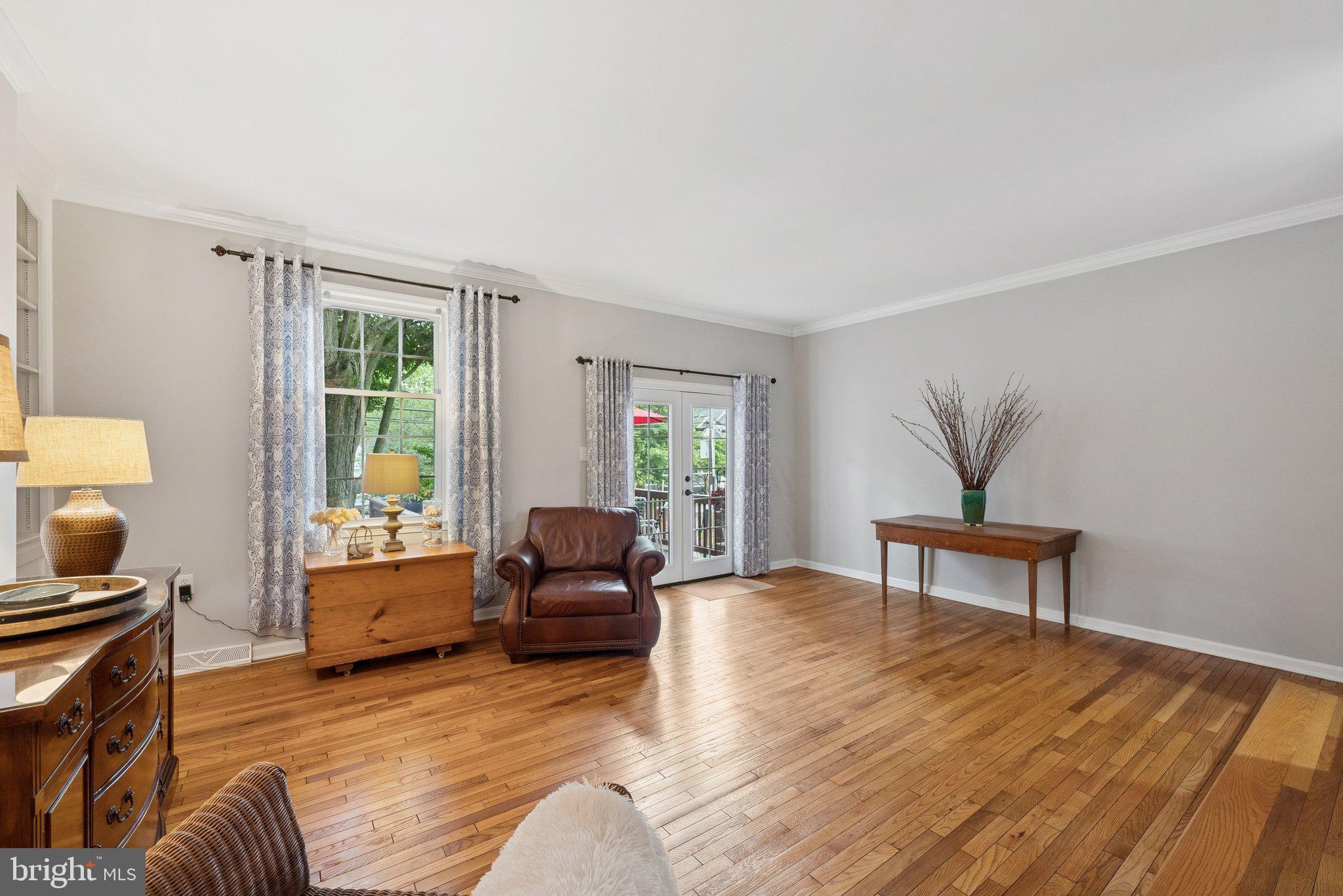 EXETER SQUARE - Residential