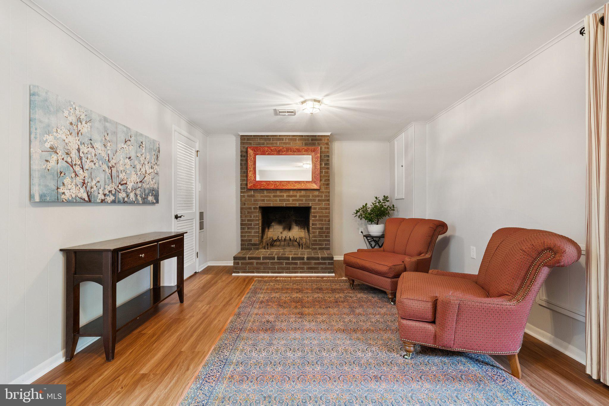 EXETER SQUARE - Residential