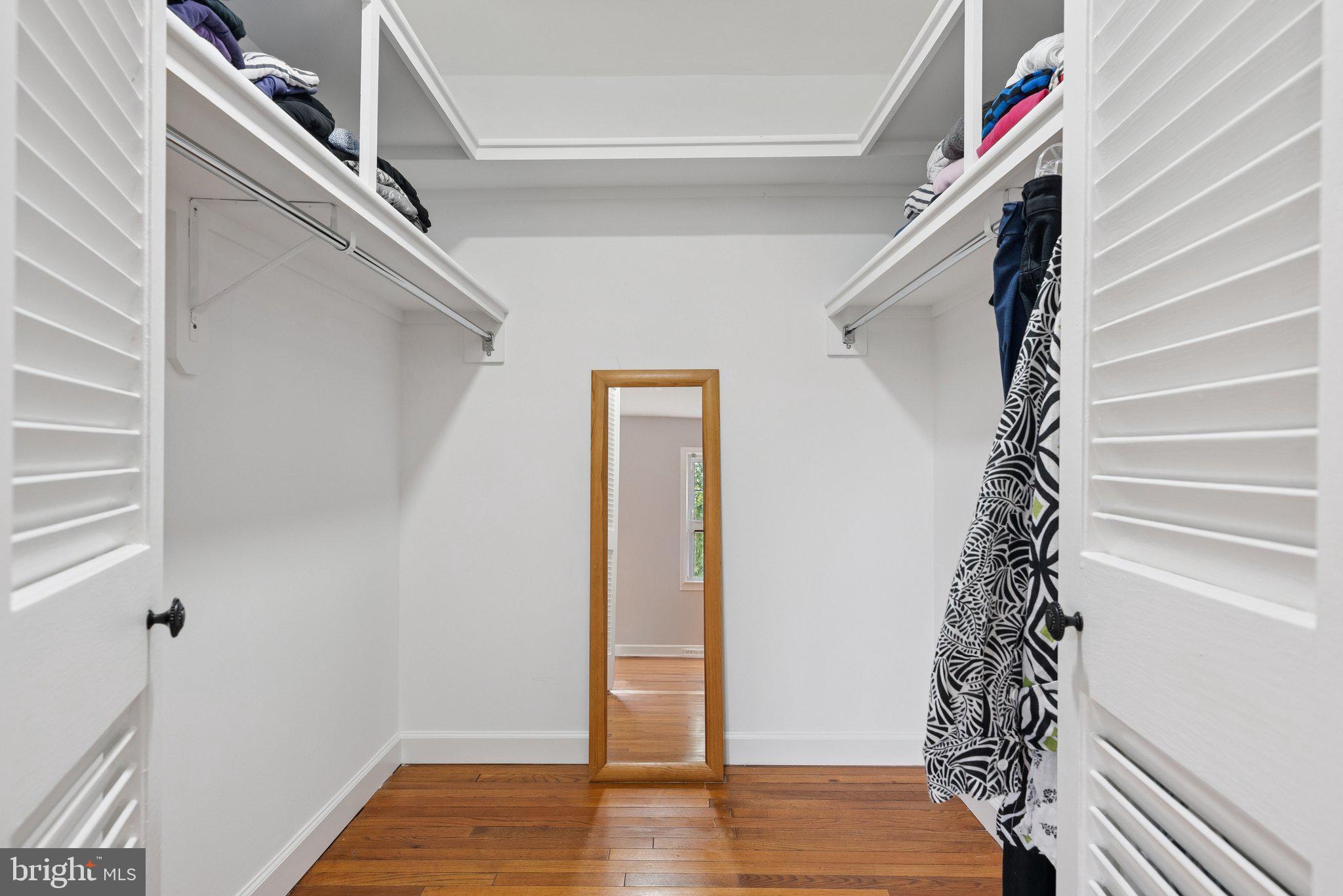 EXETER SQUARE - Residential