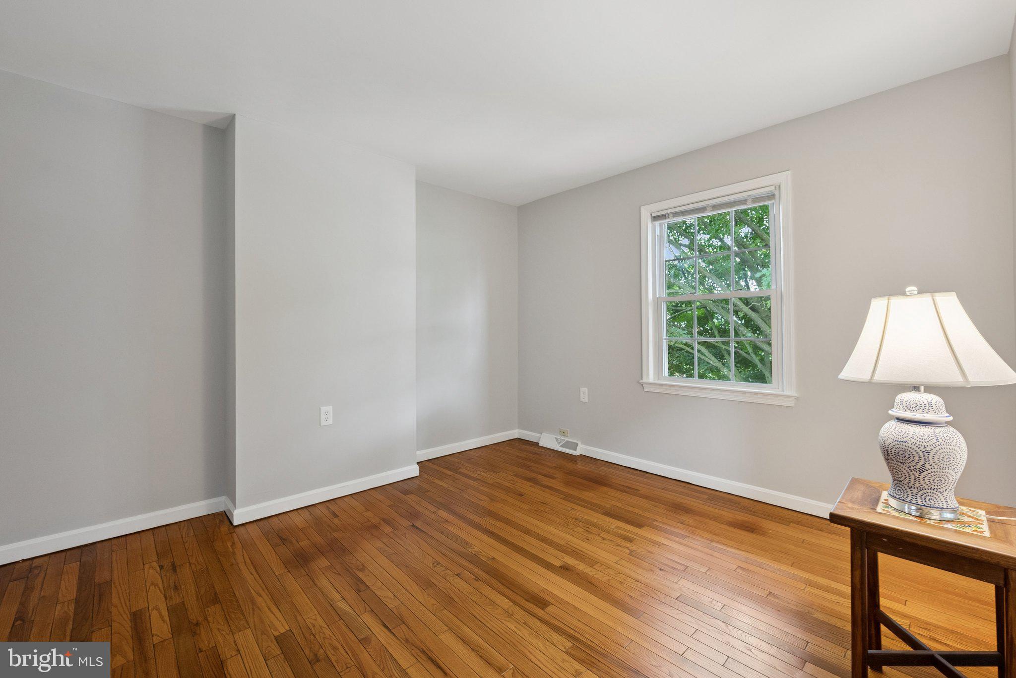 EXETER SQUARE - Residential