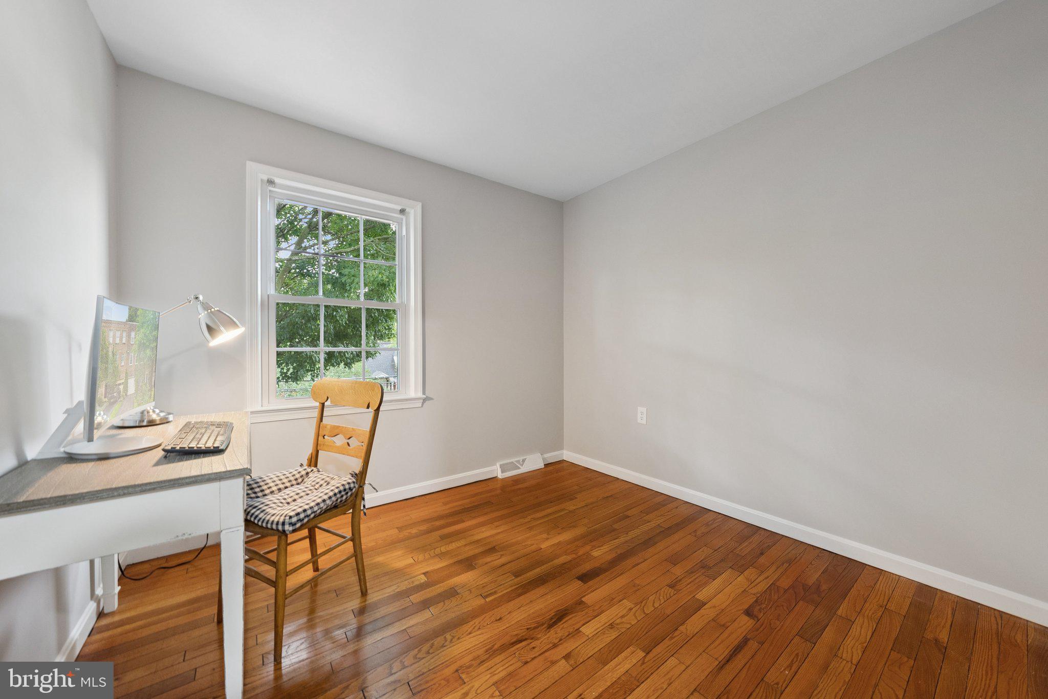 EXETER SQUARE - Residential