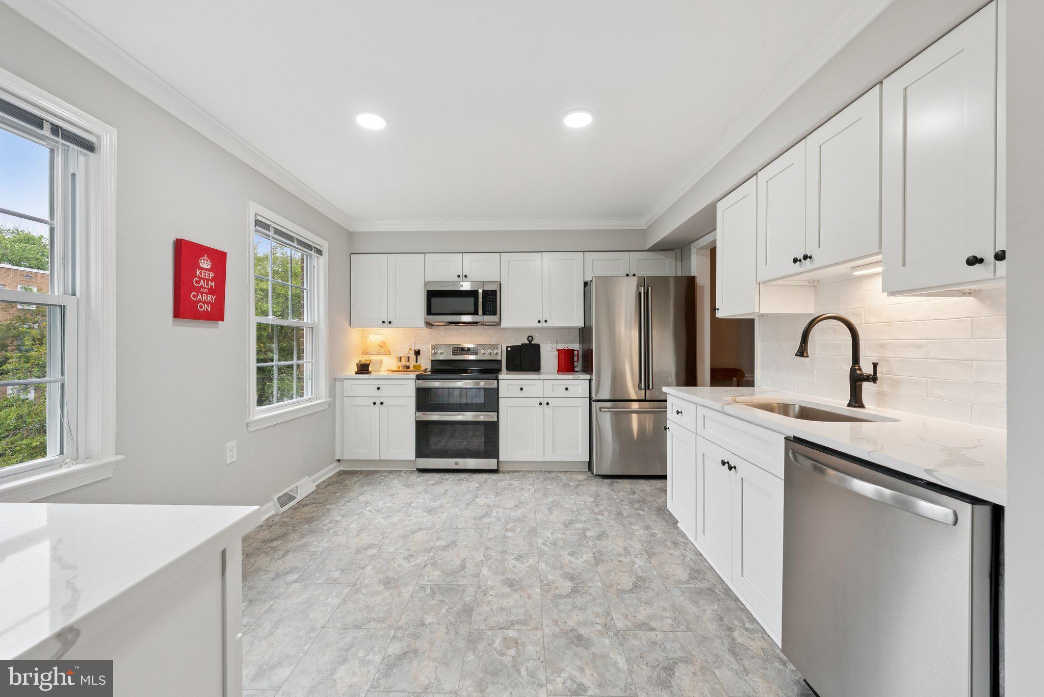 EXETER SQUARE - Residential