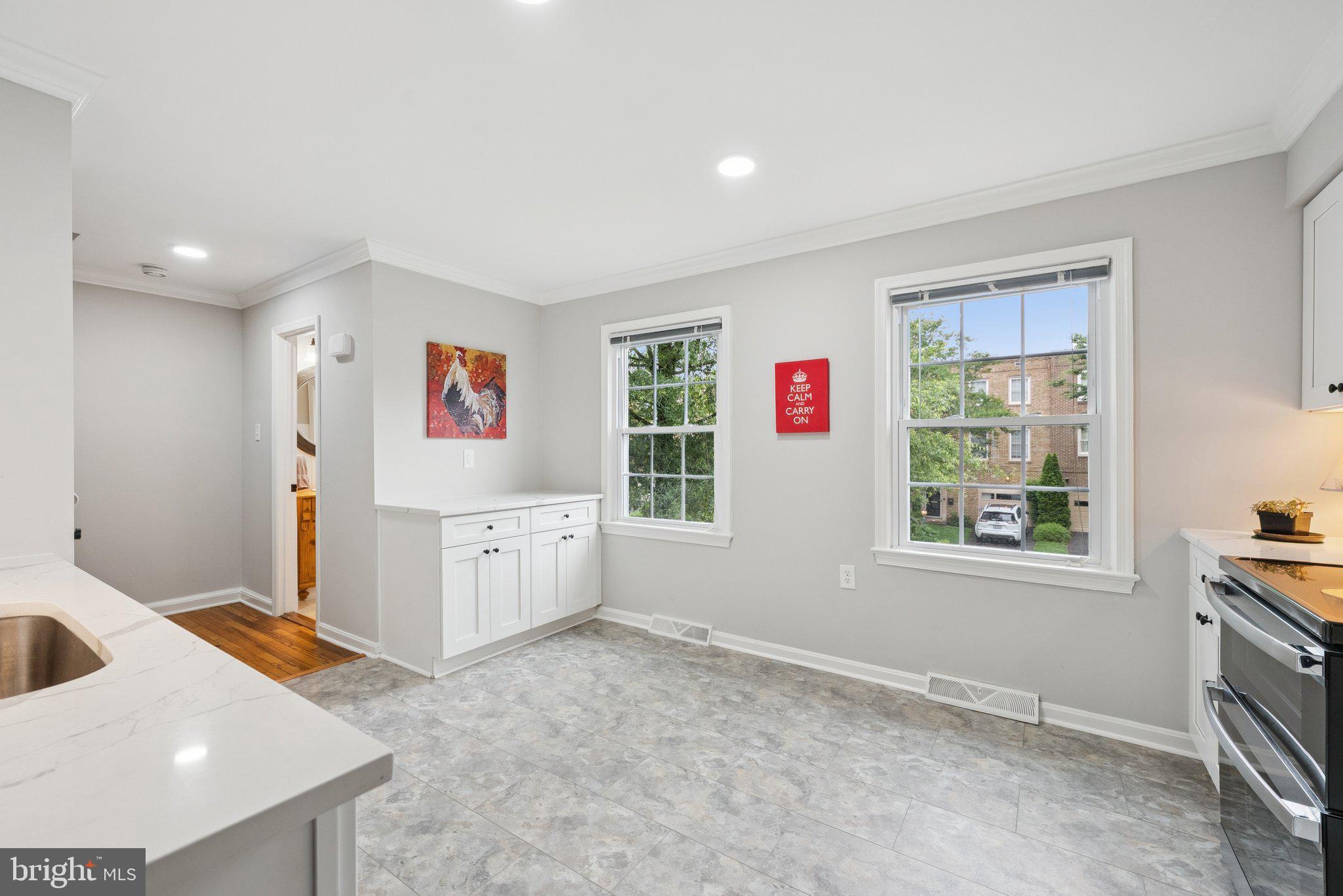 EXETER SQUARE - Residential