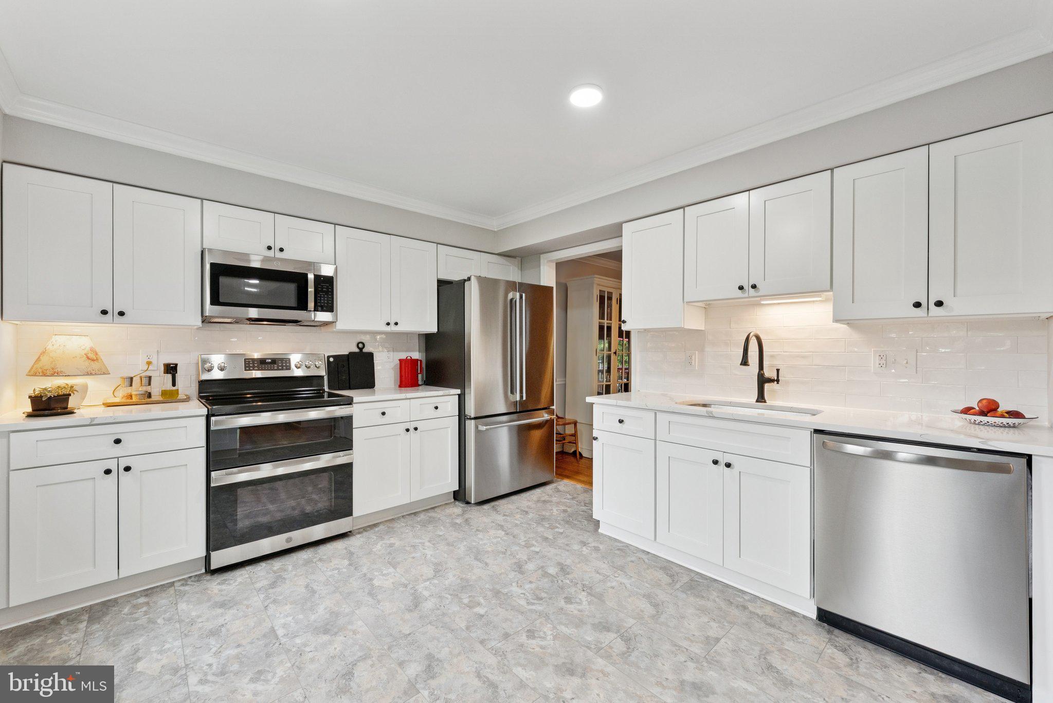 EXETER SQUARE - Residential