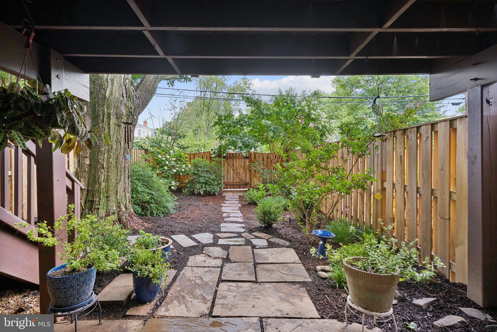 EXETER SQUARE - Residential