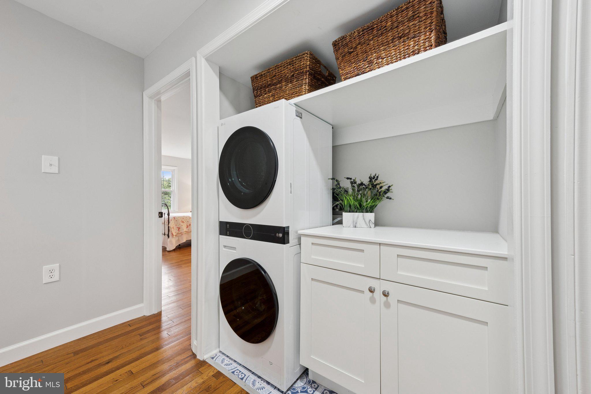 EXETER SQUARE - Residential