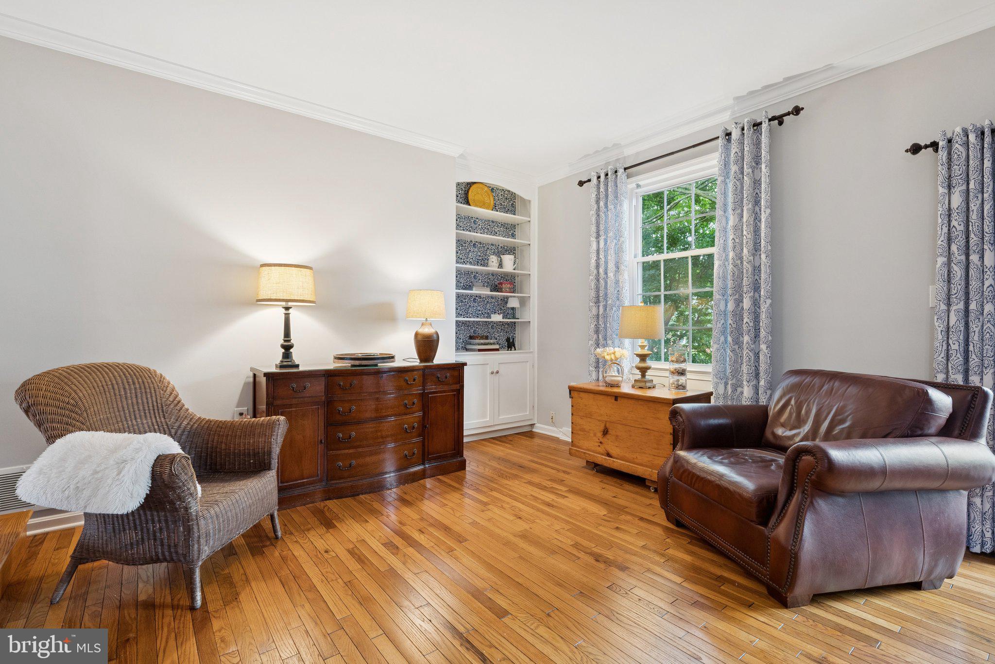 EXETER SQUARE - Residential