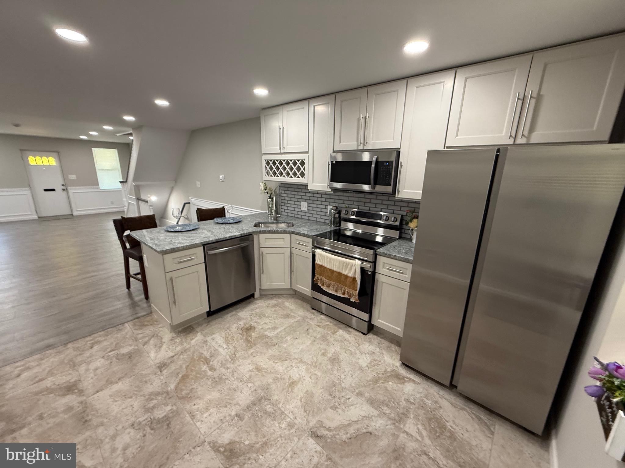 5845 WOODCREST AVENUE