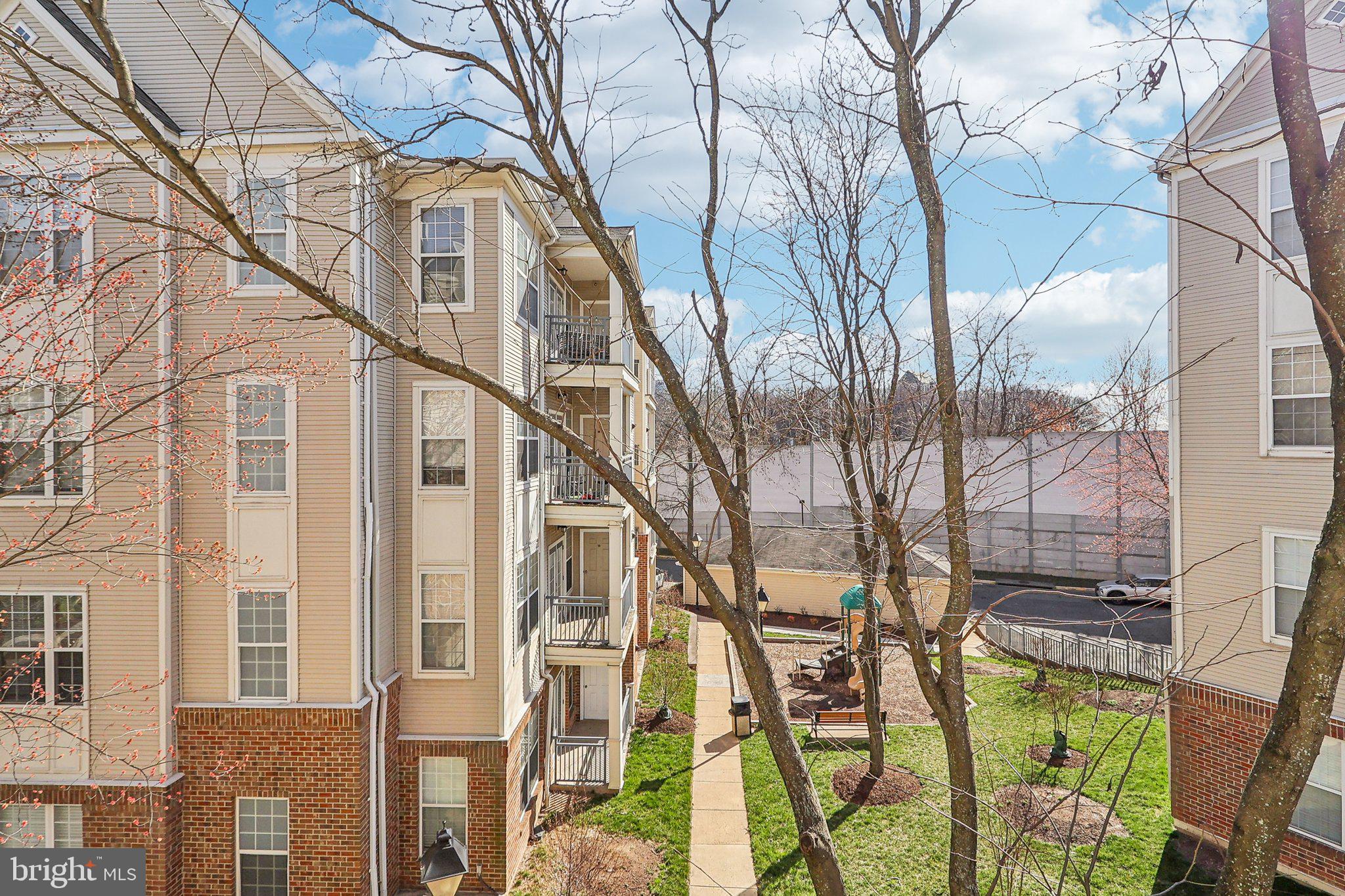 HIGH POINTE AT JEFFERSON - Residential