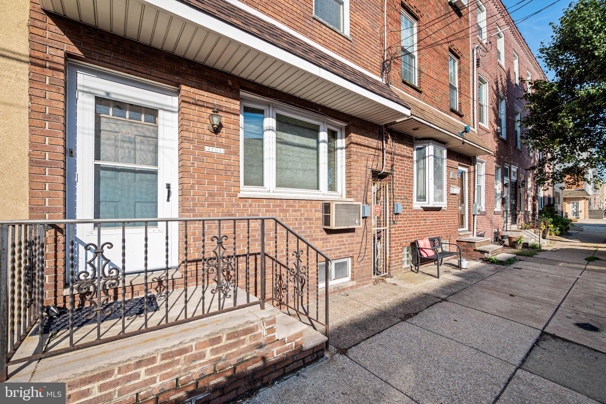 2708 E CAMBRIA STREET