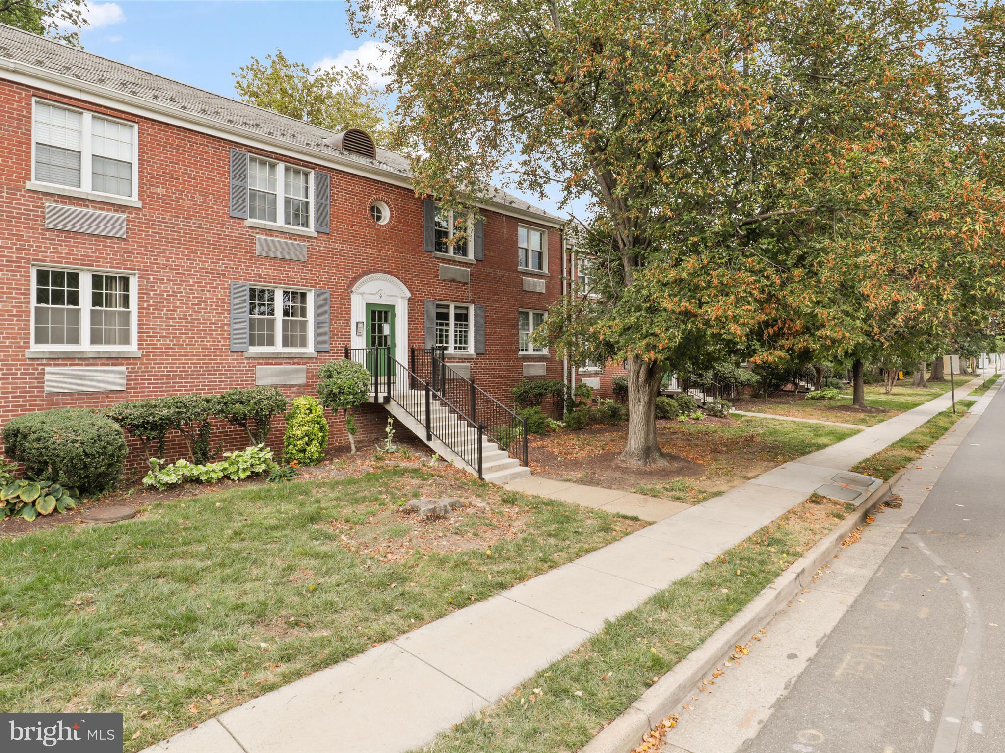 9 E GLEBE ROAD C