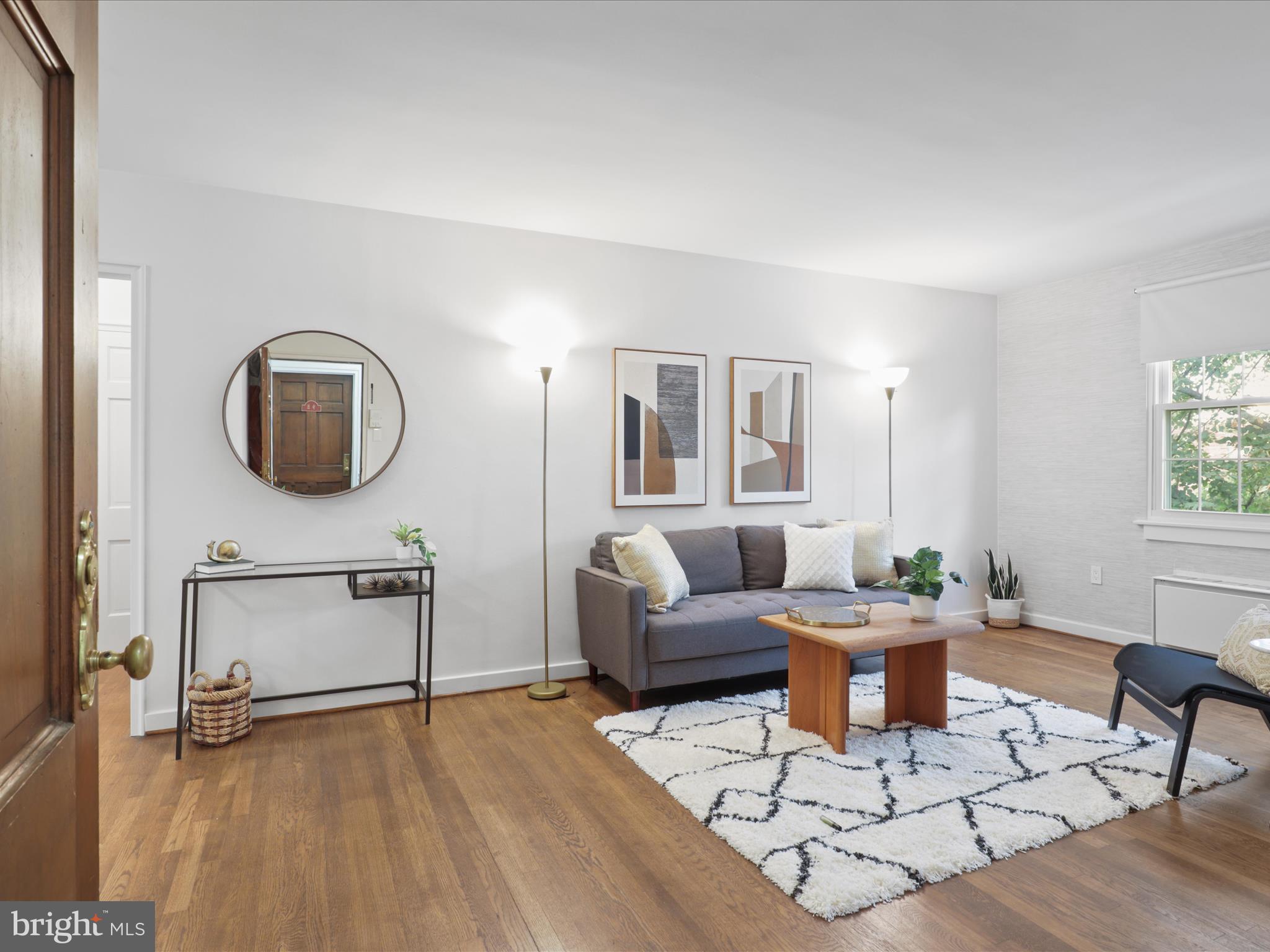 9 E GLEBE ROAD C