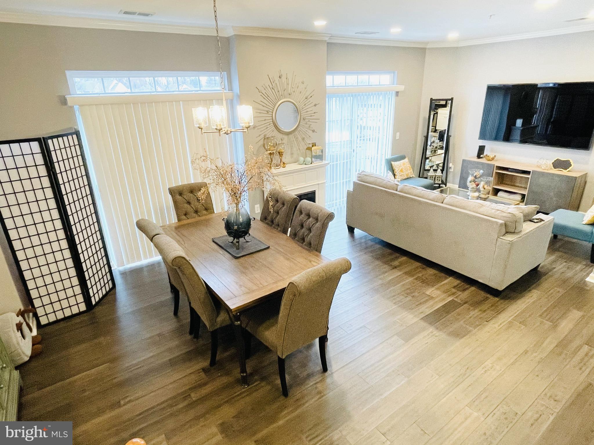 THE COMMONS ON WILLIAM SQUARE - Residential Lease