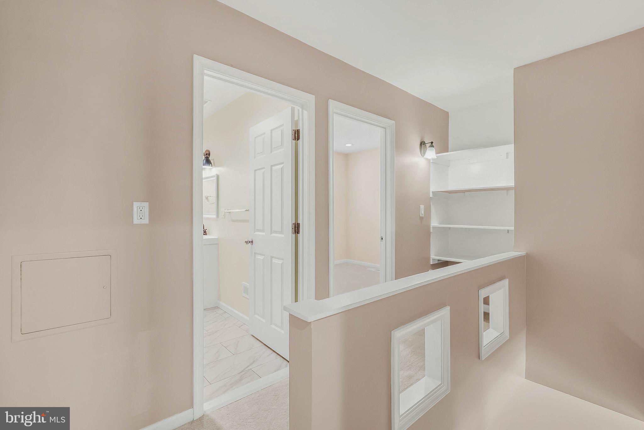 EAST KENSINGTON - Residential