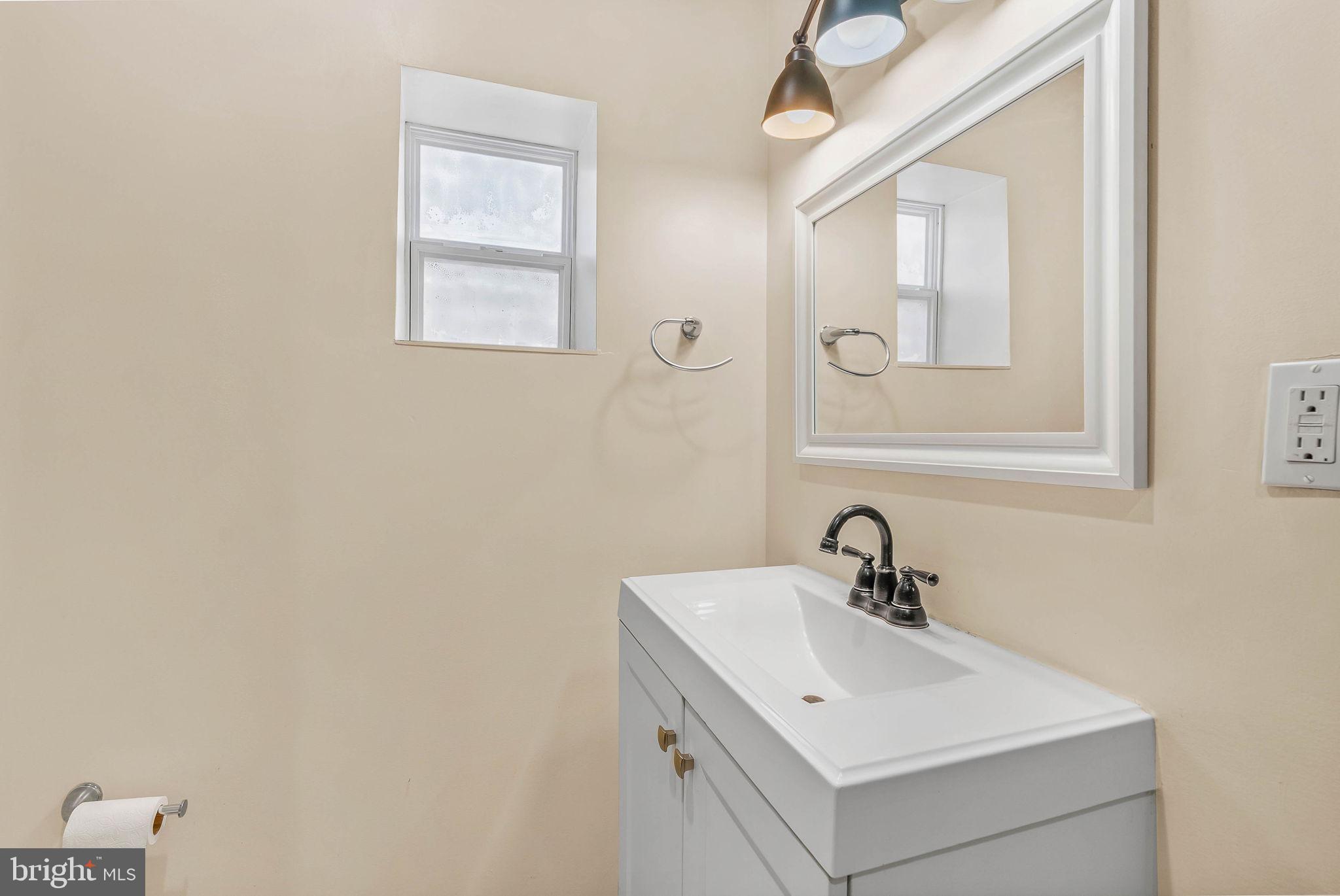 EAST KENSINGTON - Residential