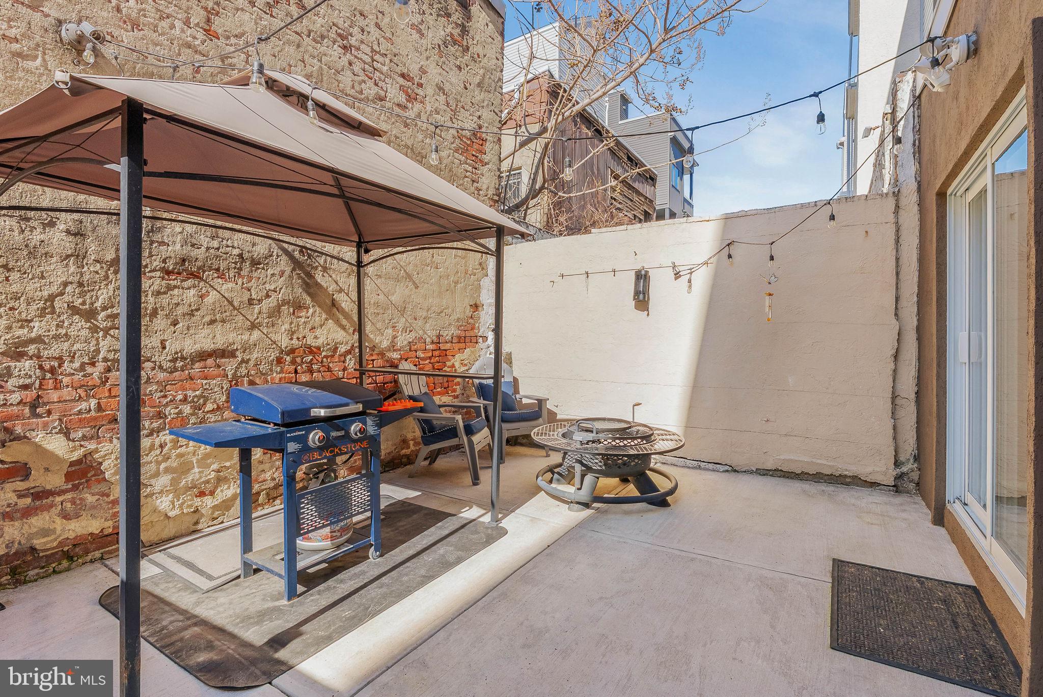 EAST KENSINGTON - Residential