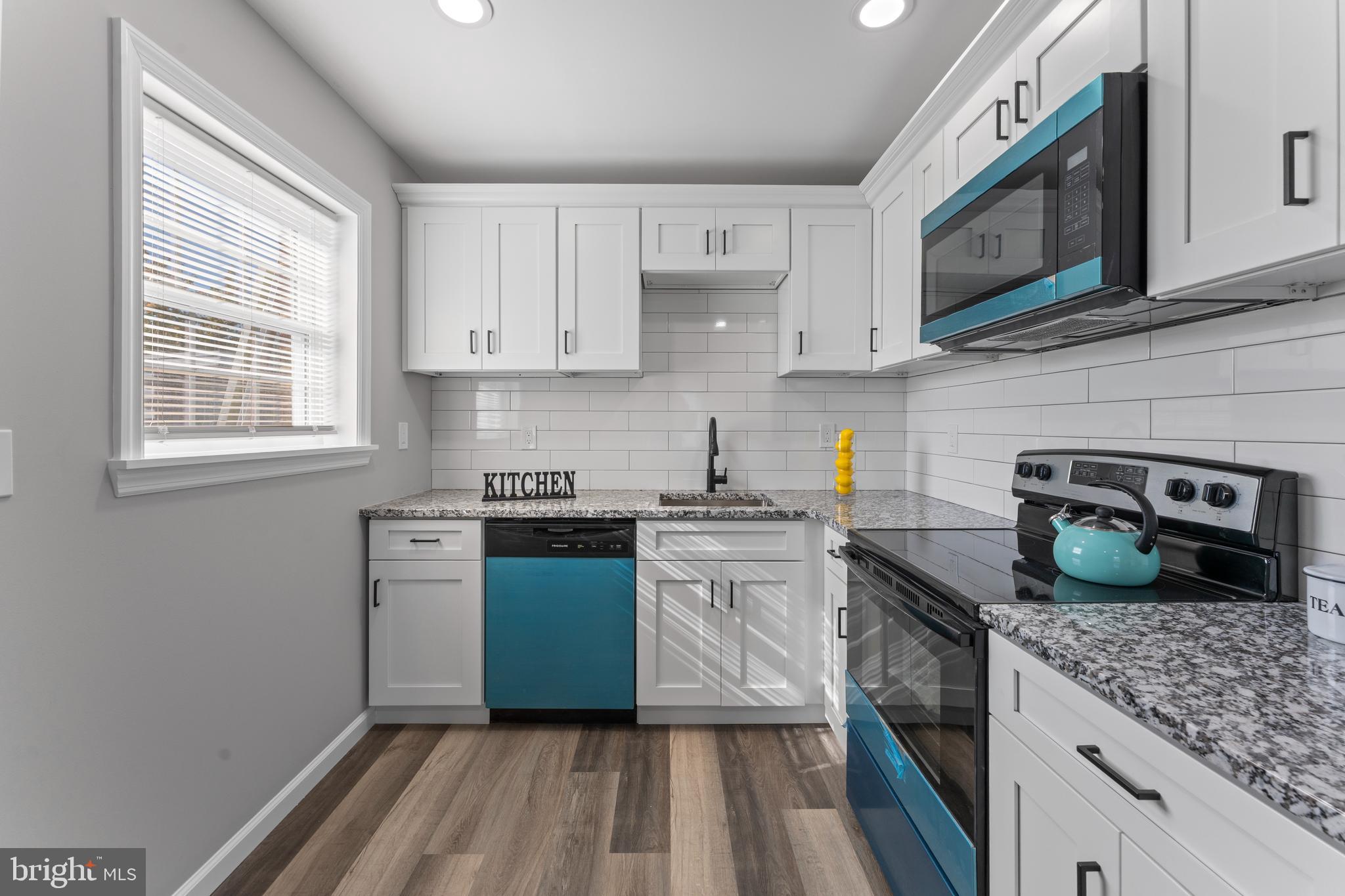 LEEDOM ESTATES - Residential