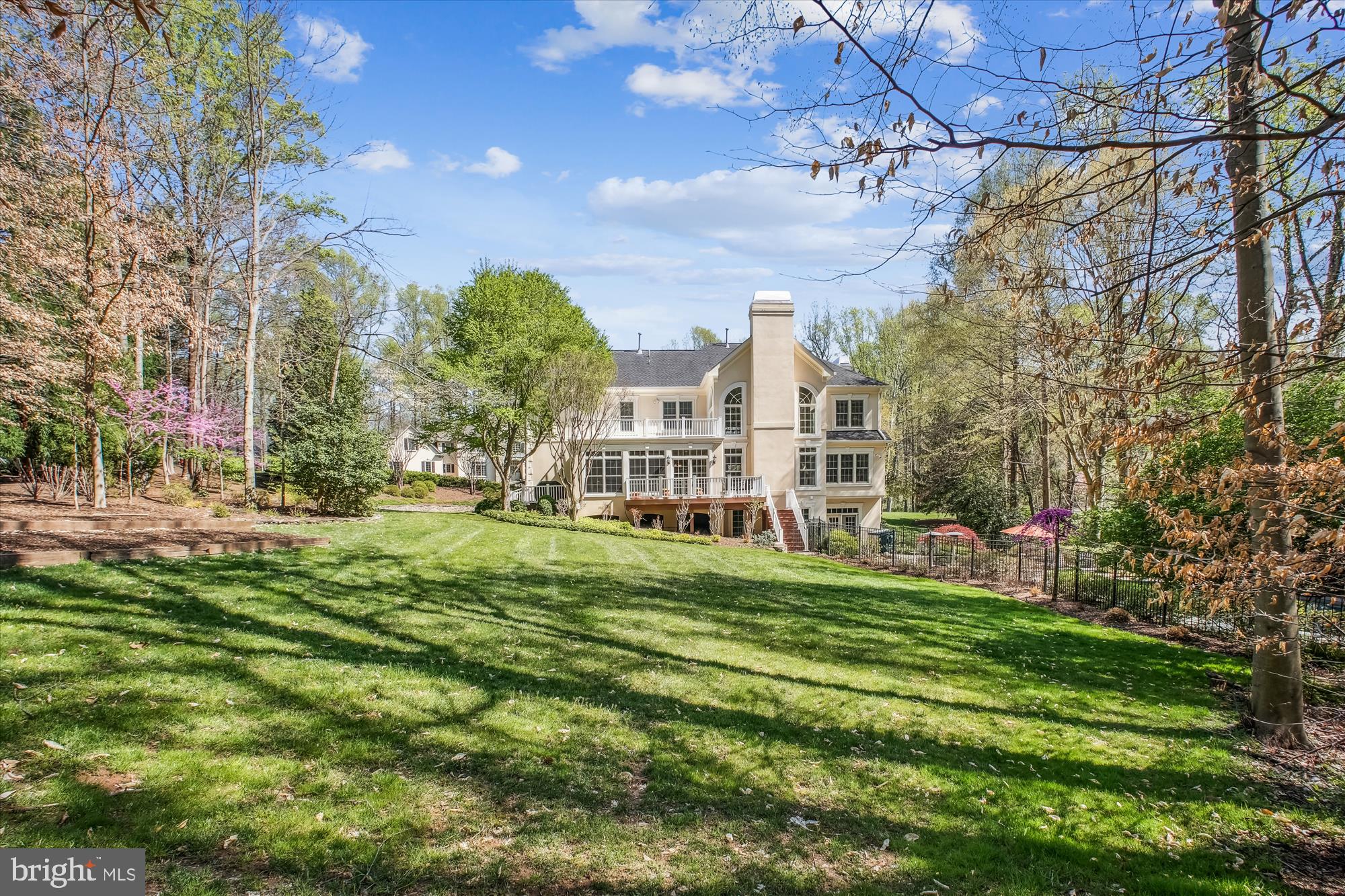 WINDSONG - Residential