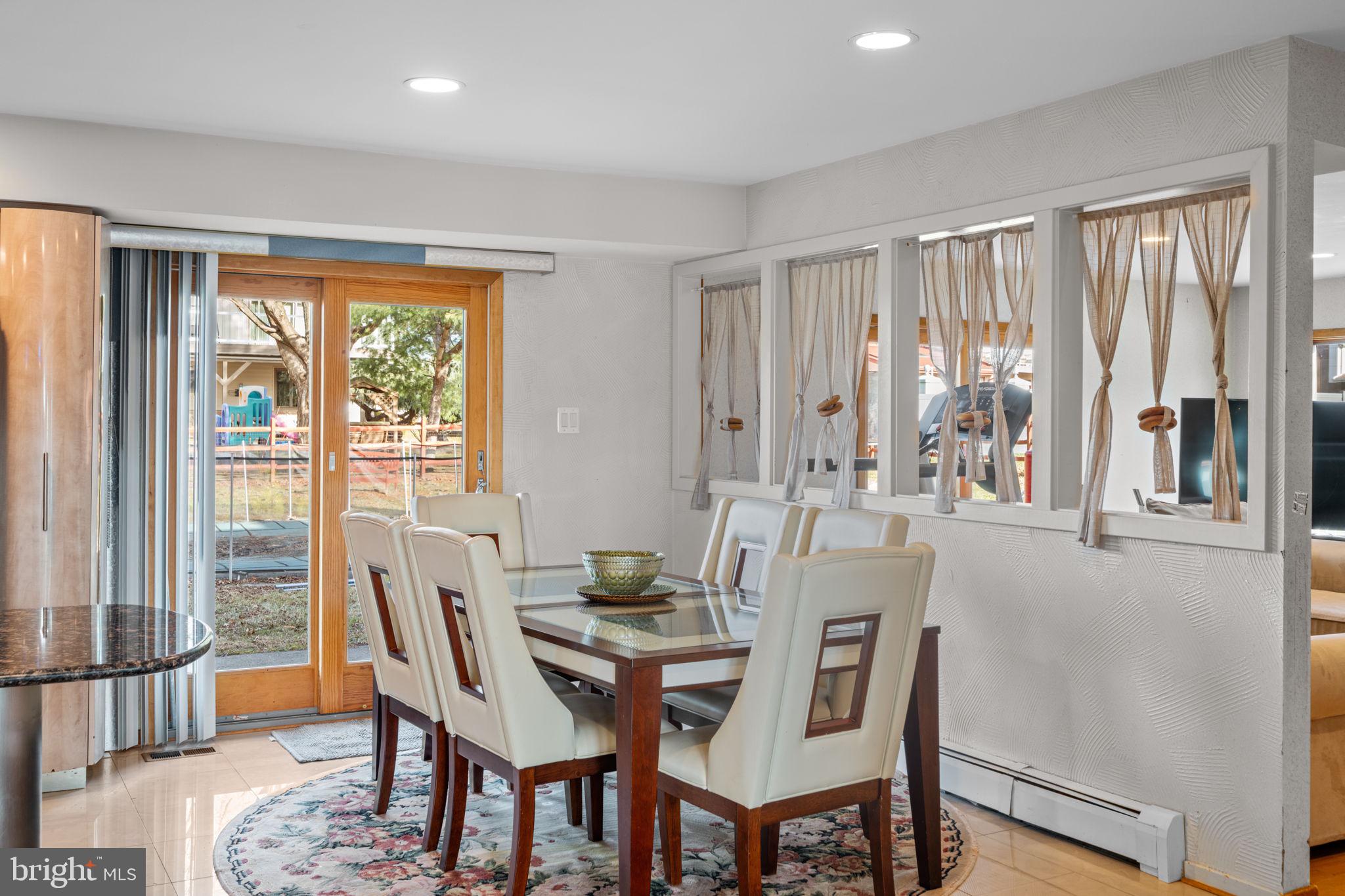 HUNTINGDON VALLEY - Residential