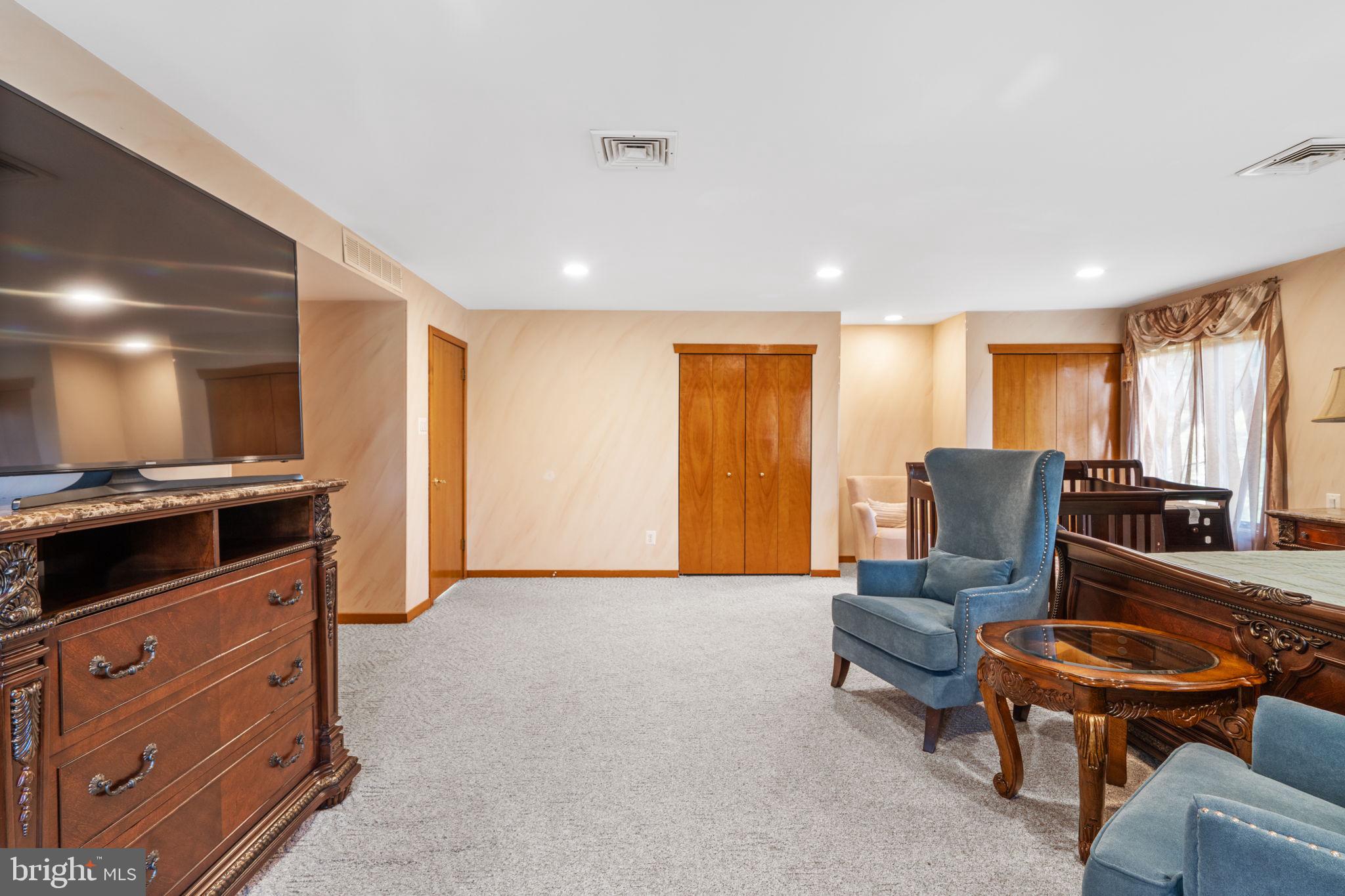 HUNTINGDON VALLEY - Residential