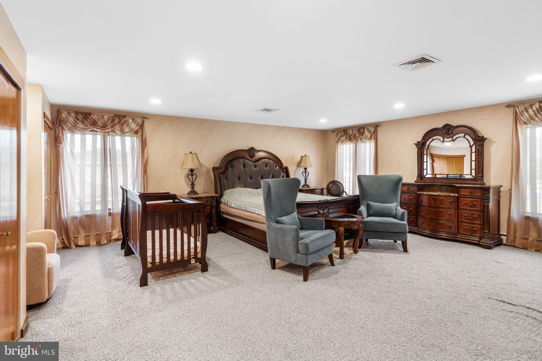 HUNTINGDON VALLEY - Residential