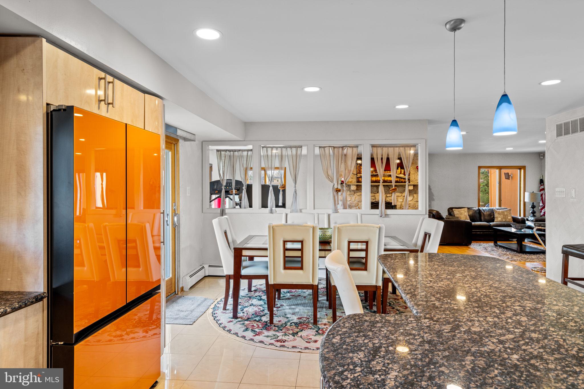 HUNTINGDON VALLEY - Residential