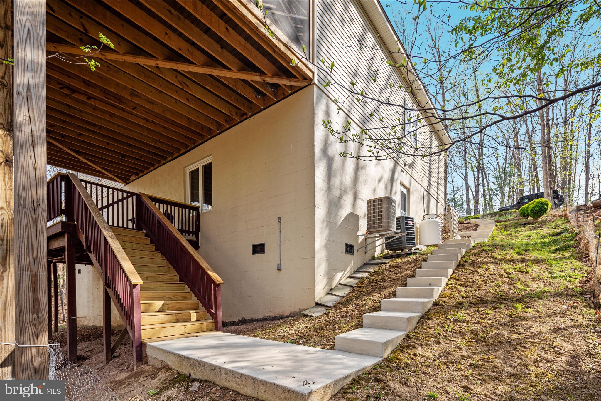 LAKE HOLIDAY ESTATES - Residential